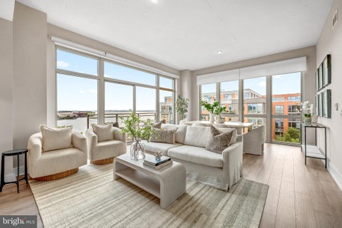 Condo For Sale - 88 V Street #808<br/> WASHINGTON, DC 20024