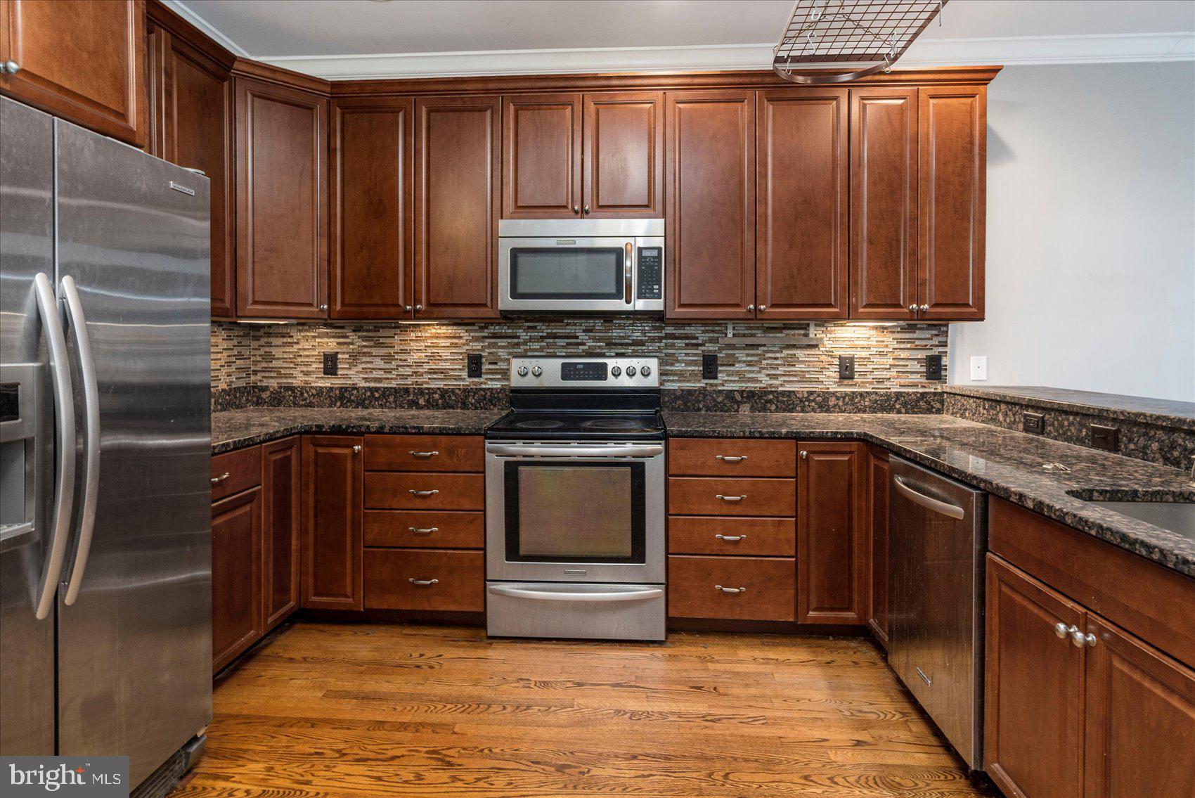 BUTCHERS HILL - Residential Lease