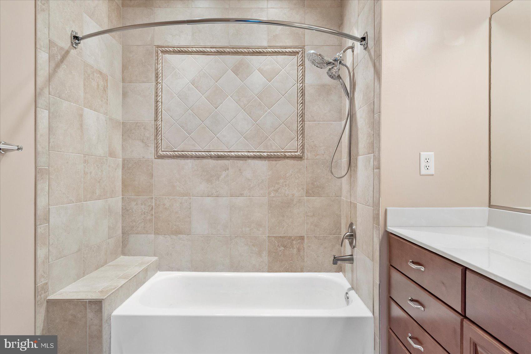 BUTCHERS HILL - Residential Lease