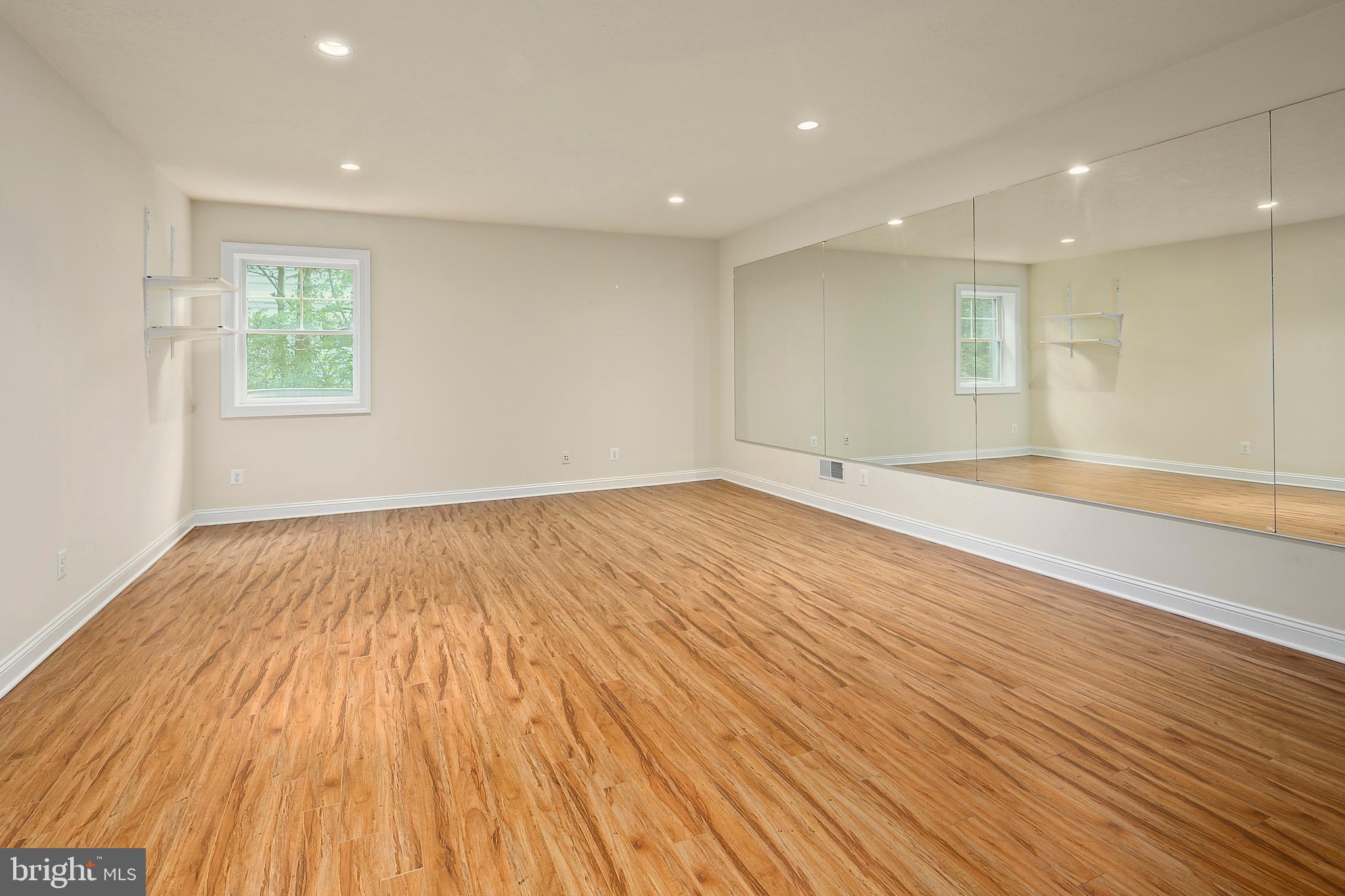 CREEK CROSSING VILLA - Residential