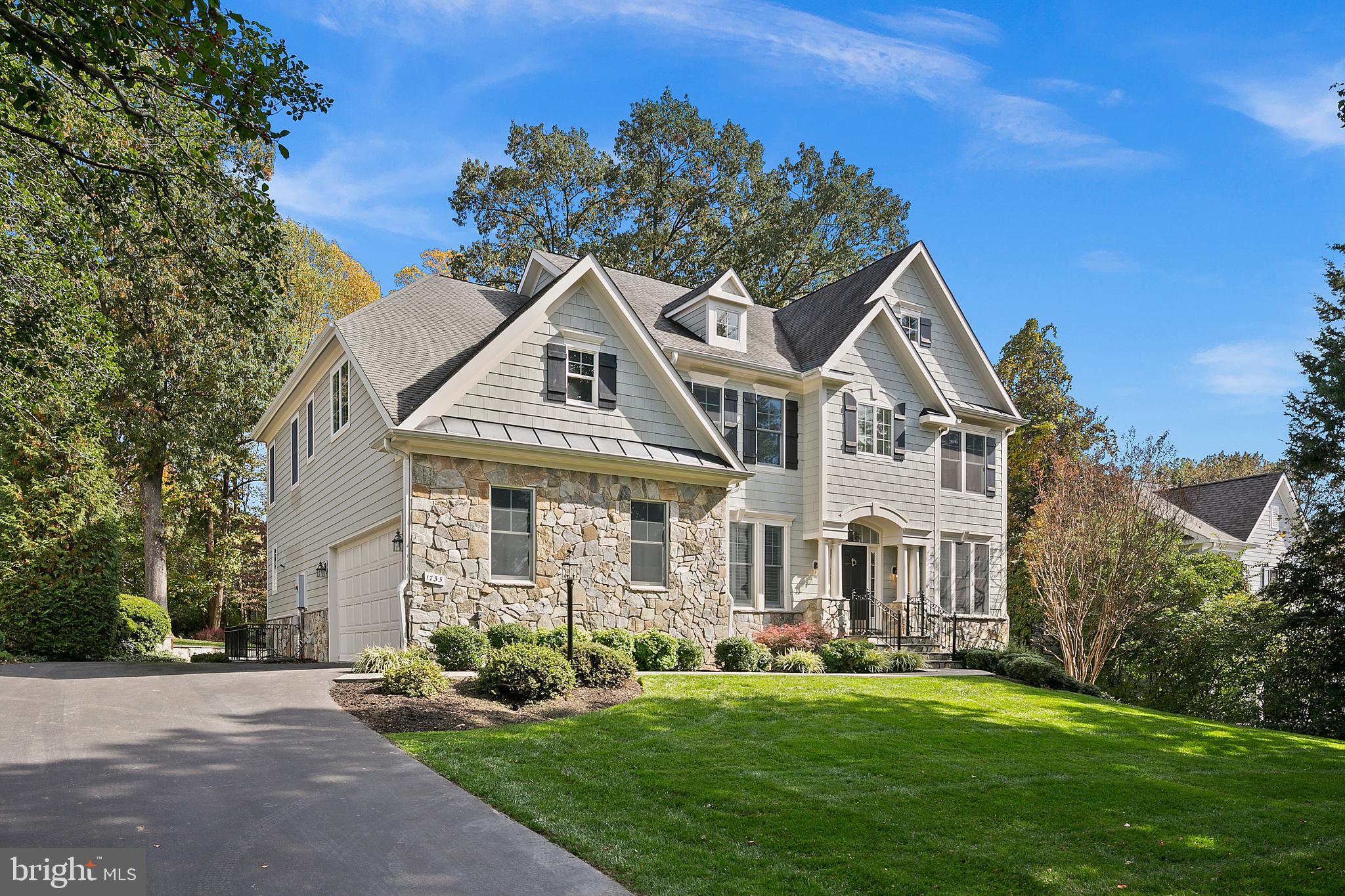 CREEK CROSSING VILLA - Residential