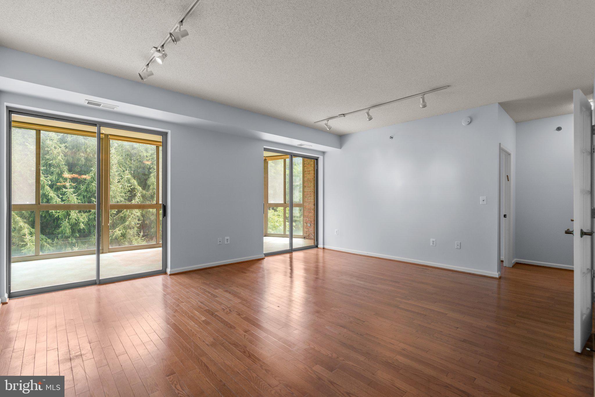 LEISURE WORLD - Residential