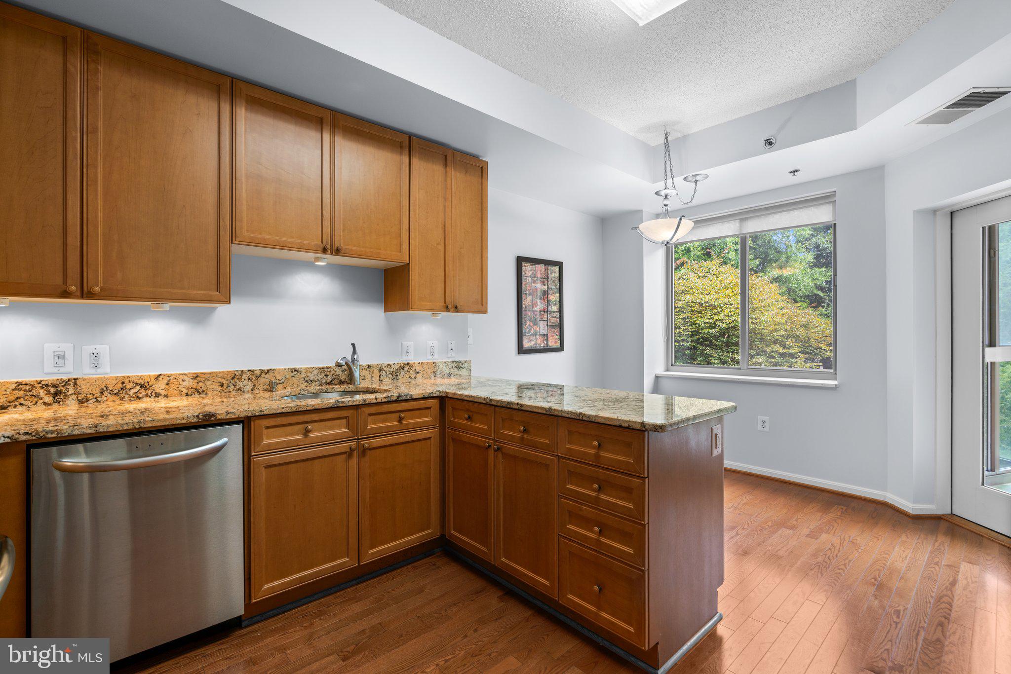 LEISURE WORLD - Residential