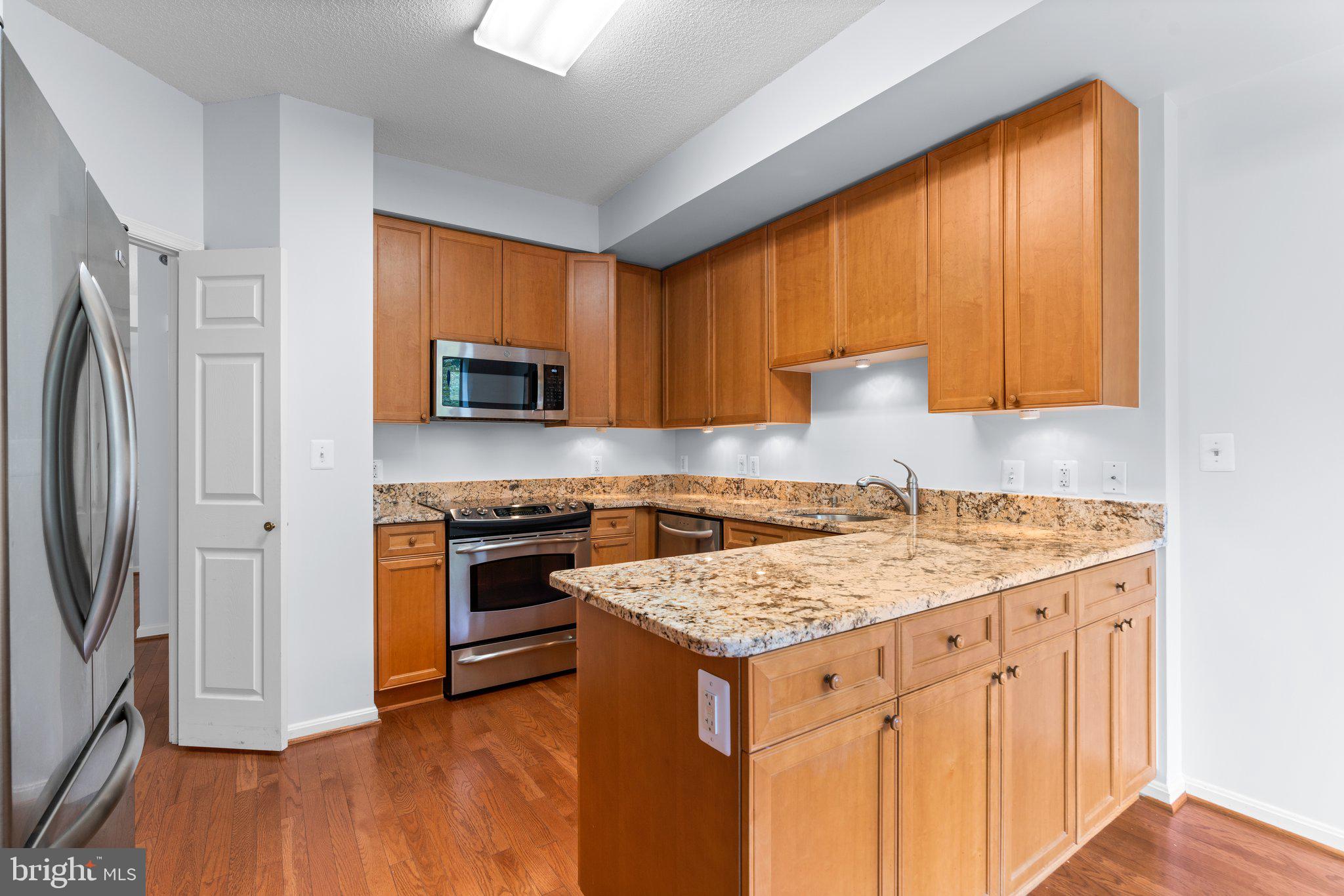 LEISURE WORLD - Residential