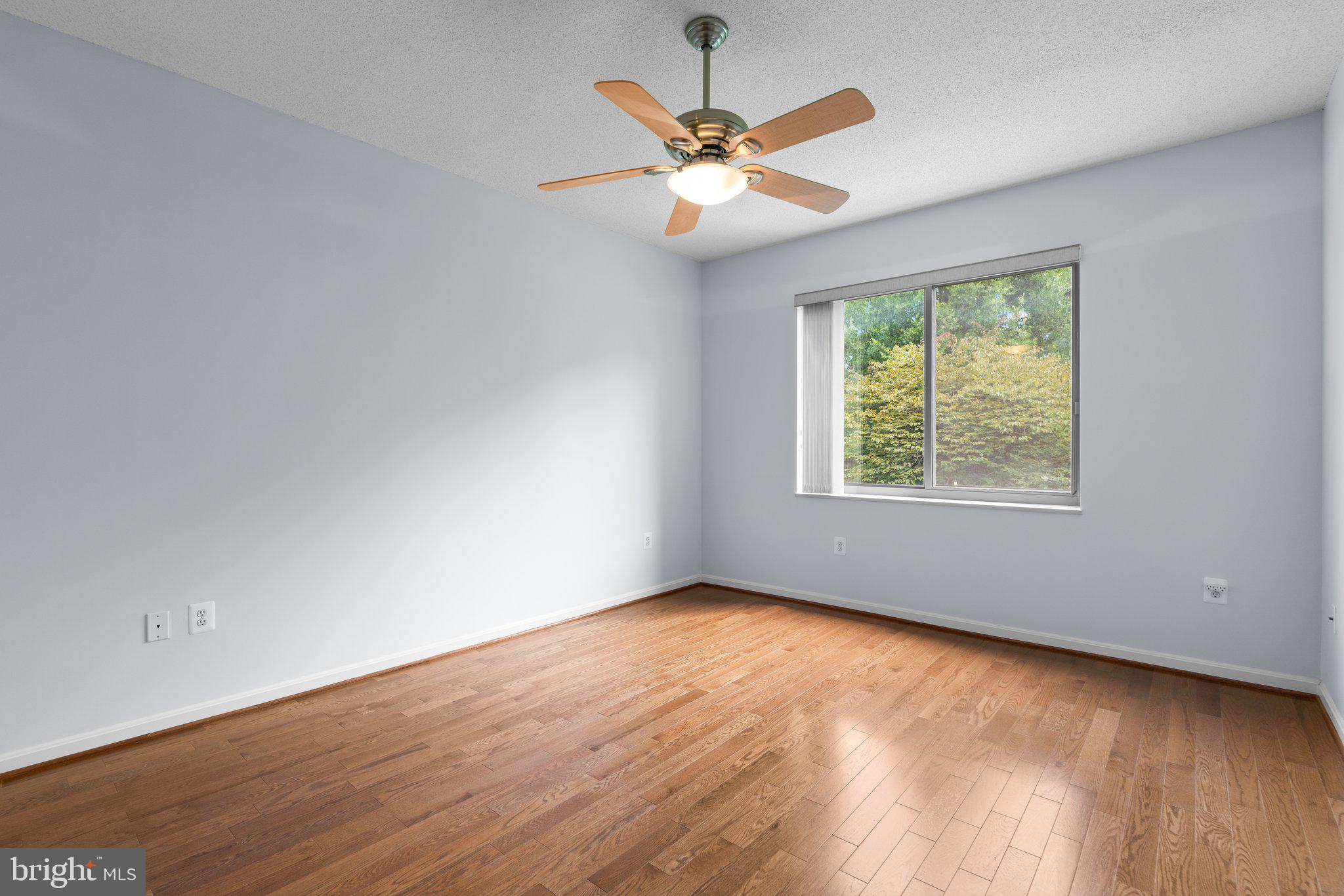 LEISURE WORLD - Residential