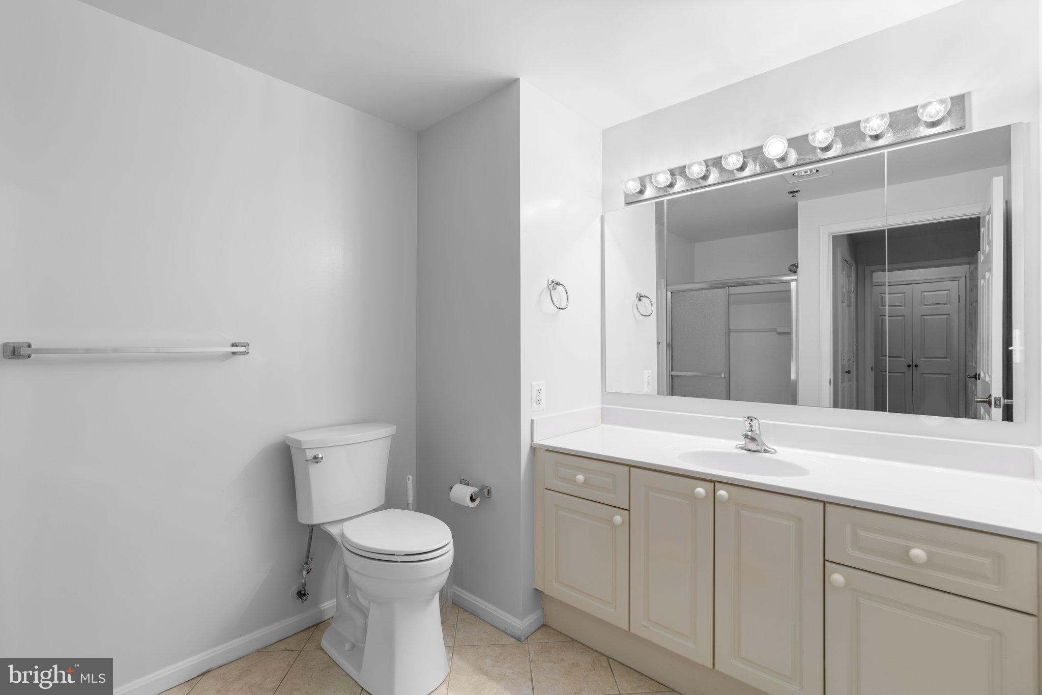 LEISURE WORLD - Residential