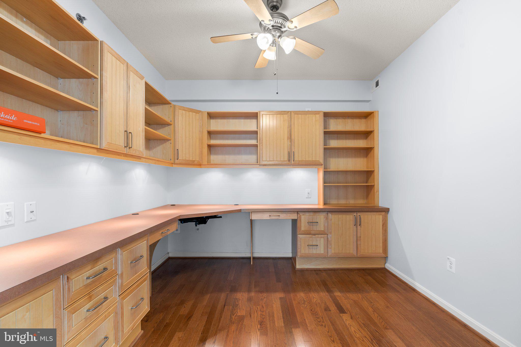 LEISURE WORLD - Residential