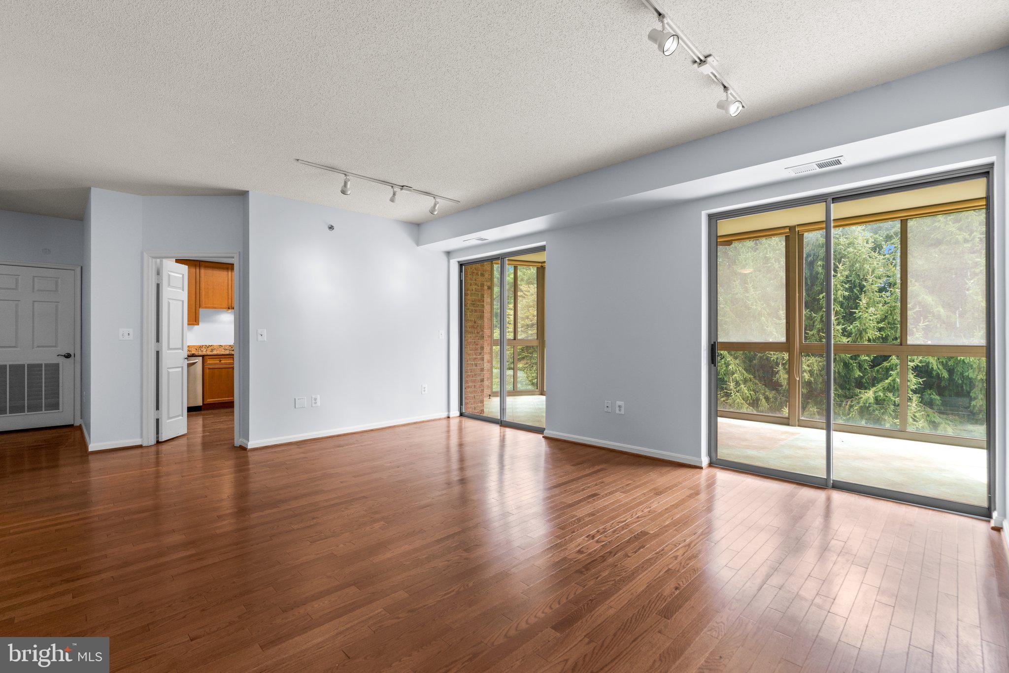 LEISURE WORLD - Residential