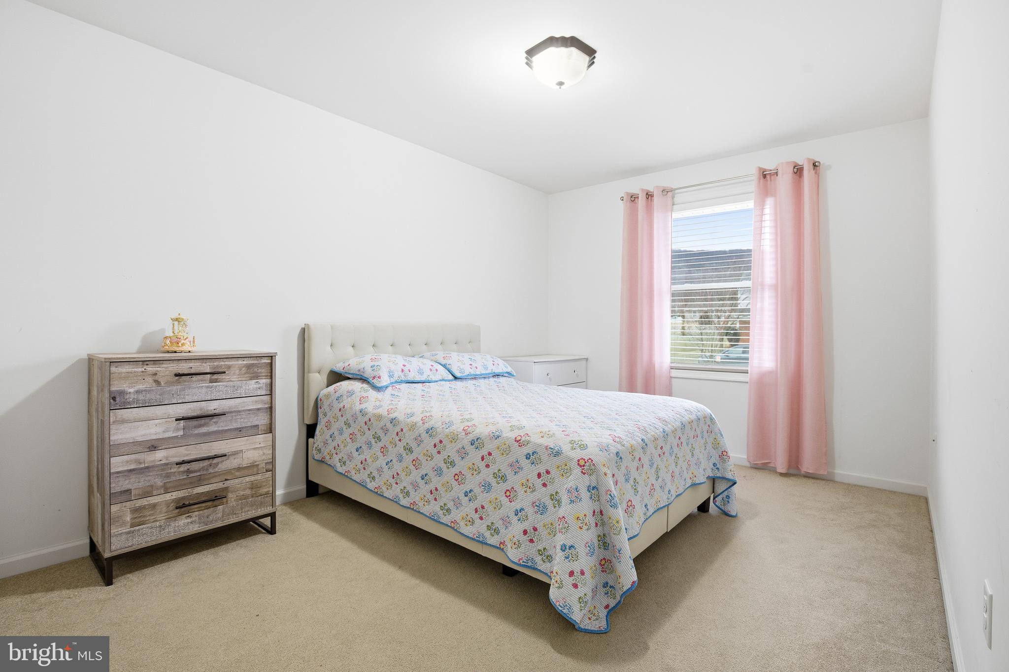 NEWBURG VILLAGE - Residential