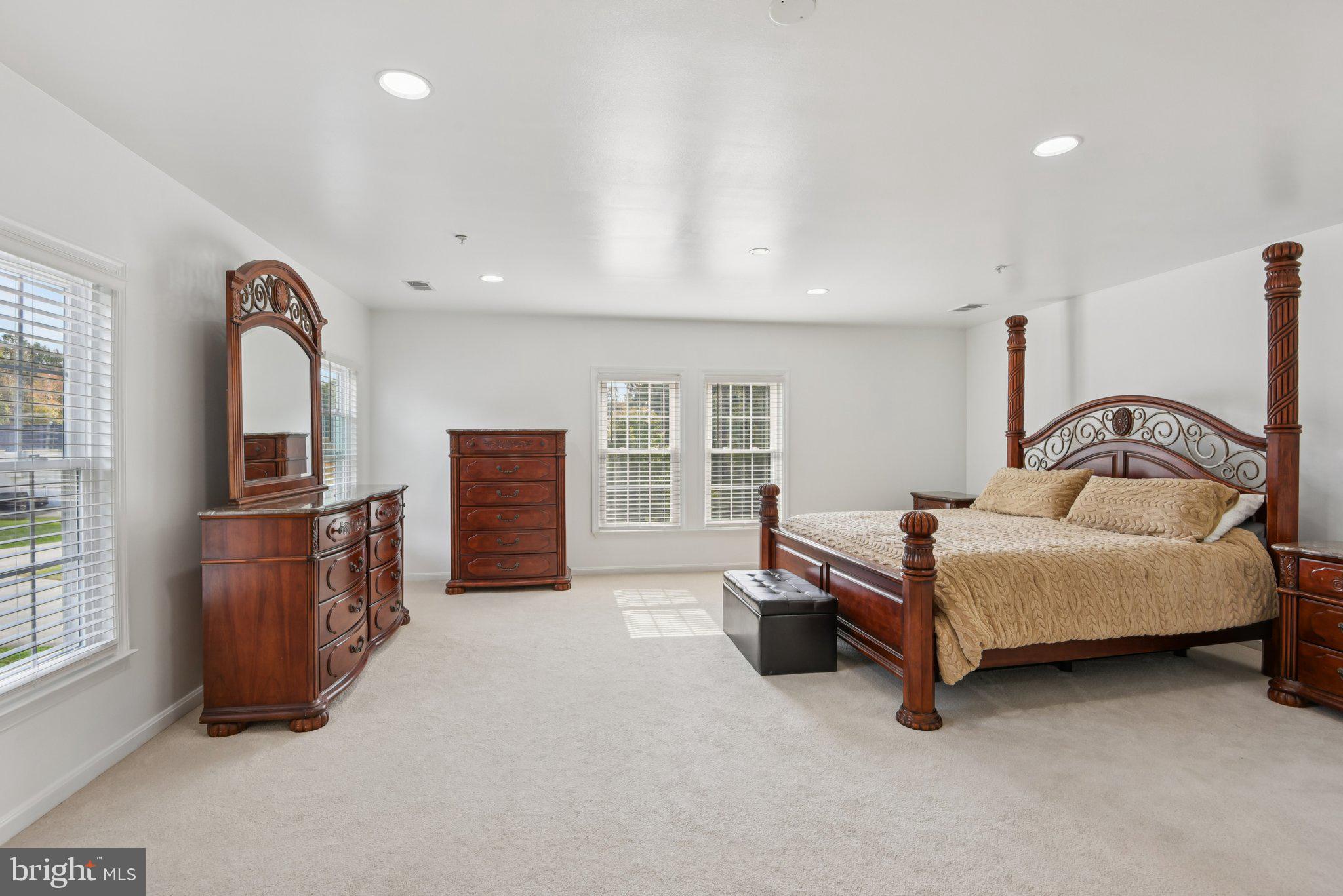 CLINTON ACRES - Residential