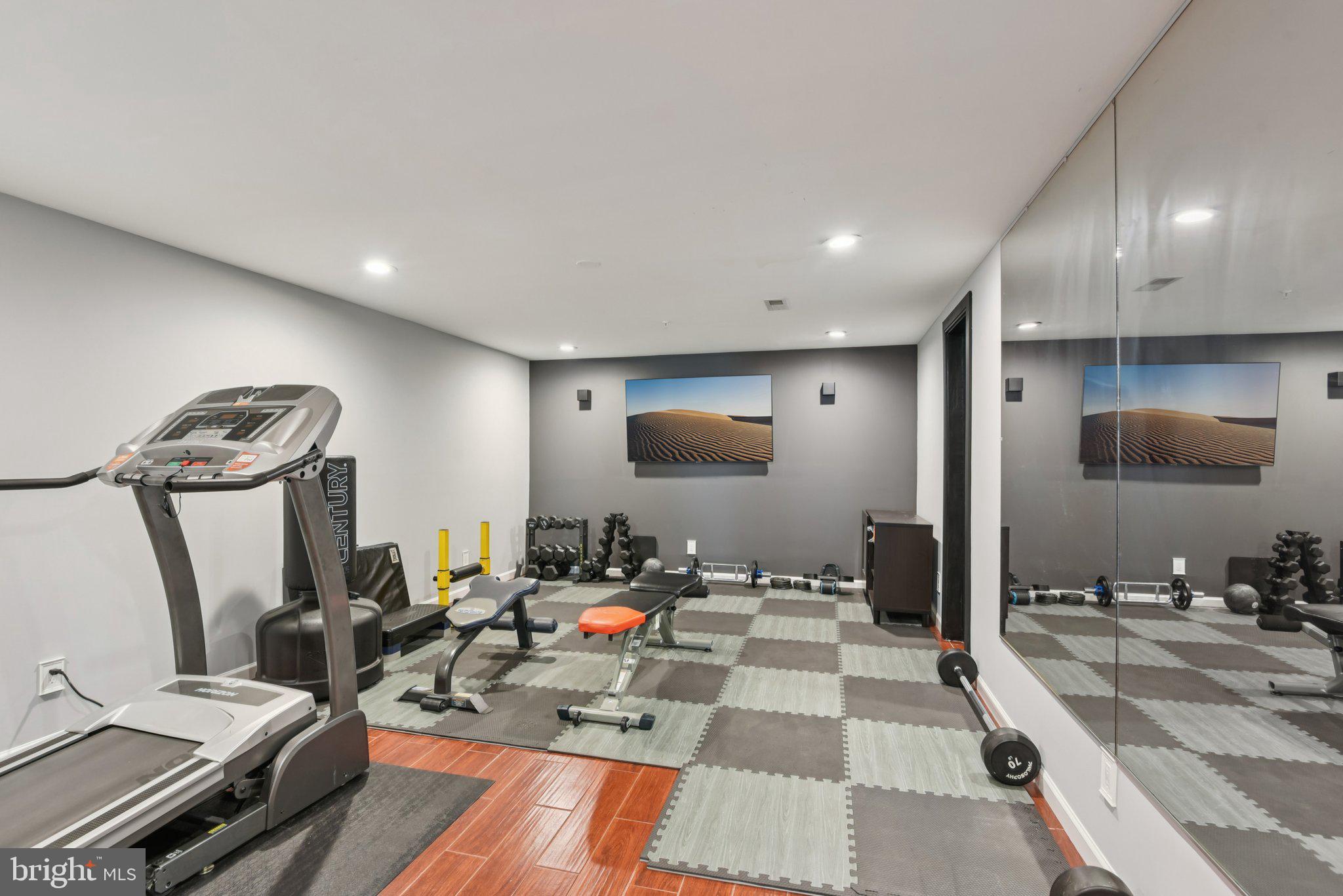 CLINTON ACRES - Residential