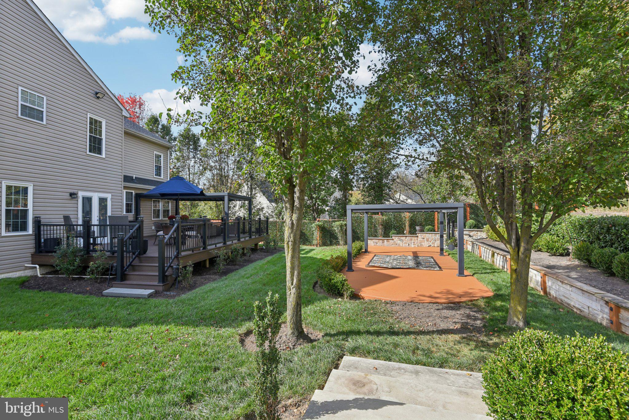 CLINTON ACRES - Residential