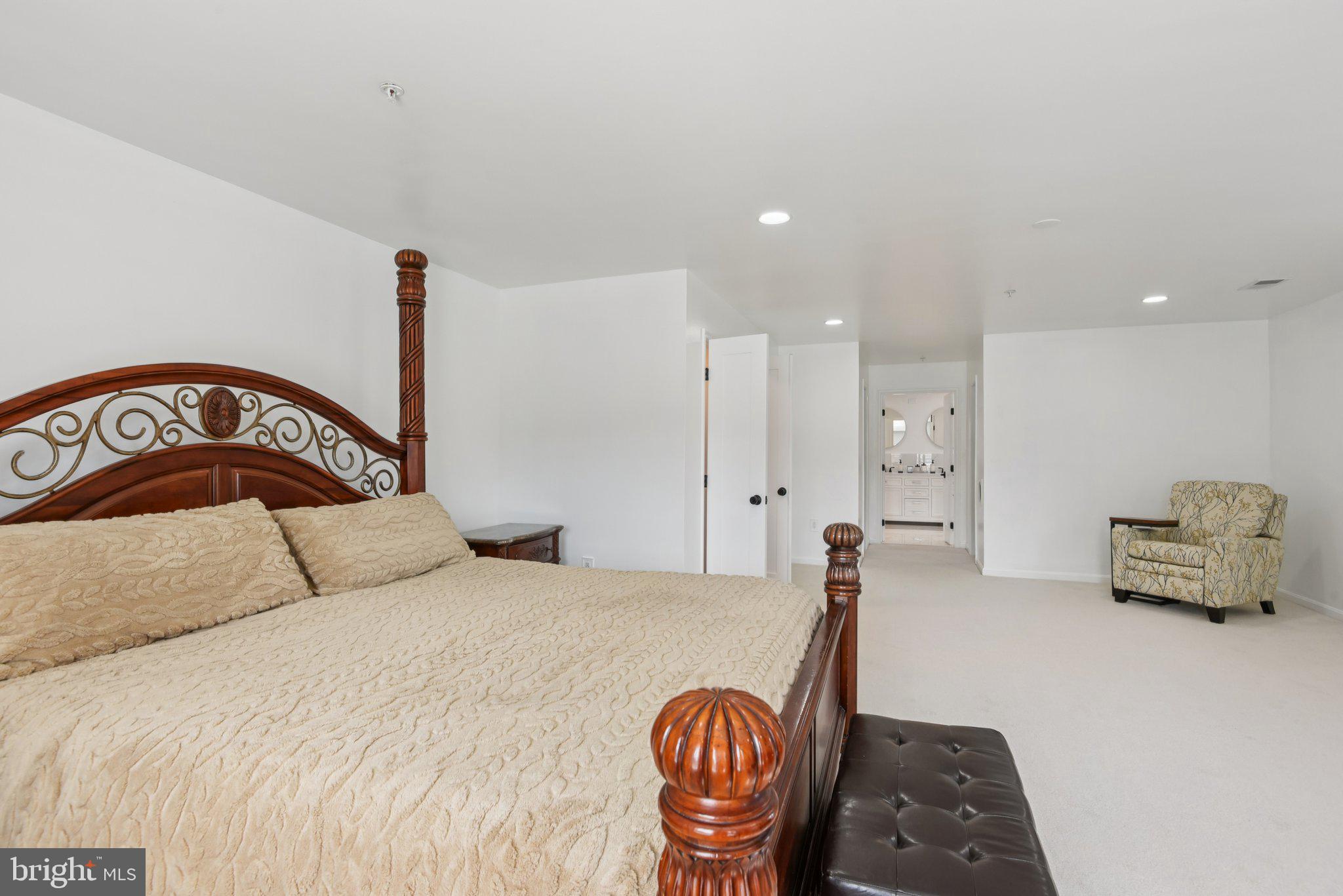 CLINTON ACRES - Residential