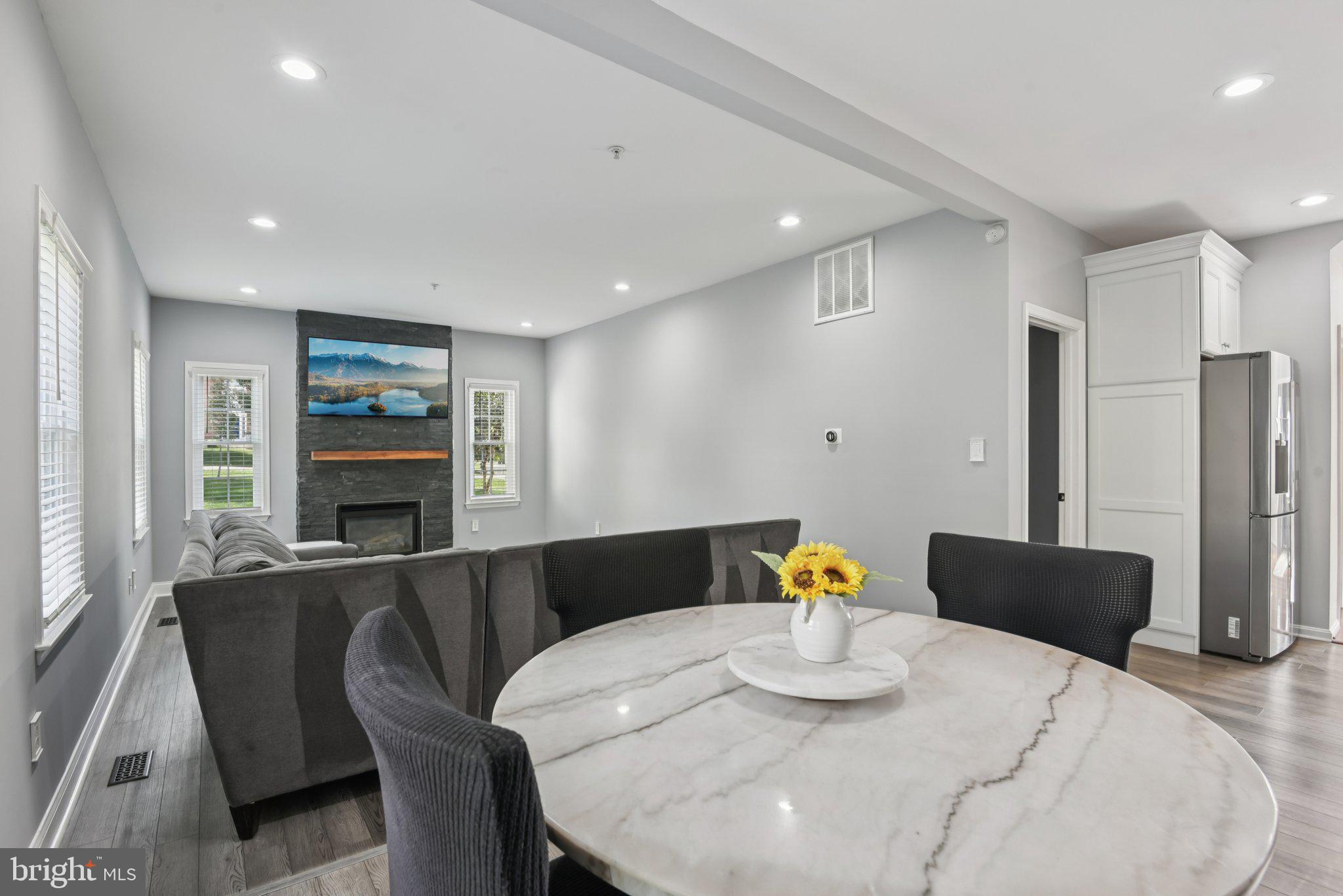 CLINTON ACRES - Residential