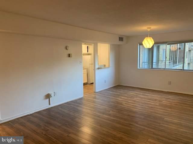 PRESIDENTIAL TOWERS - Residential