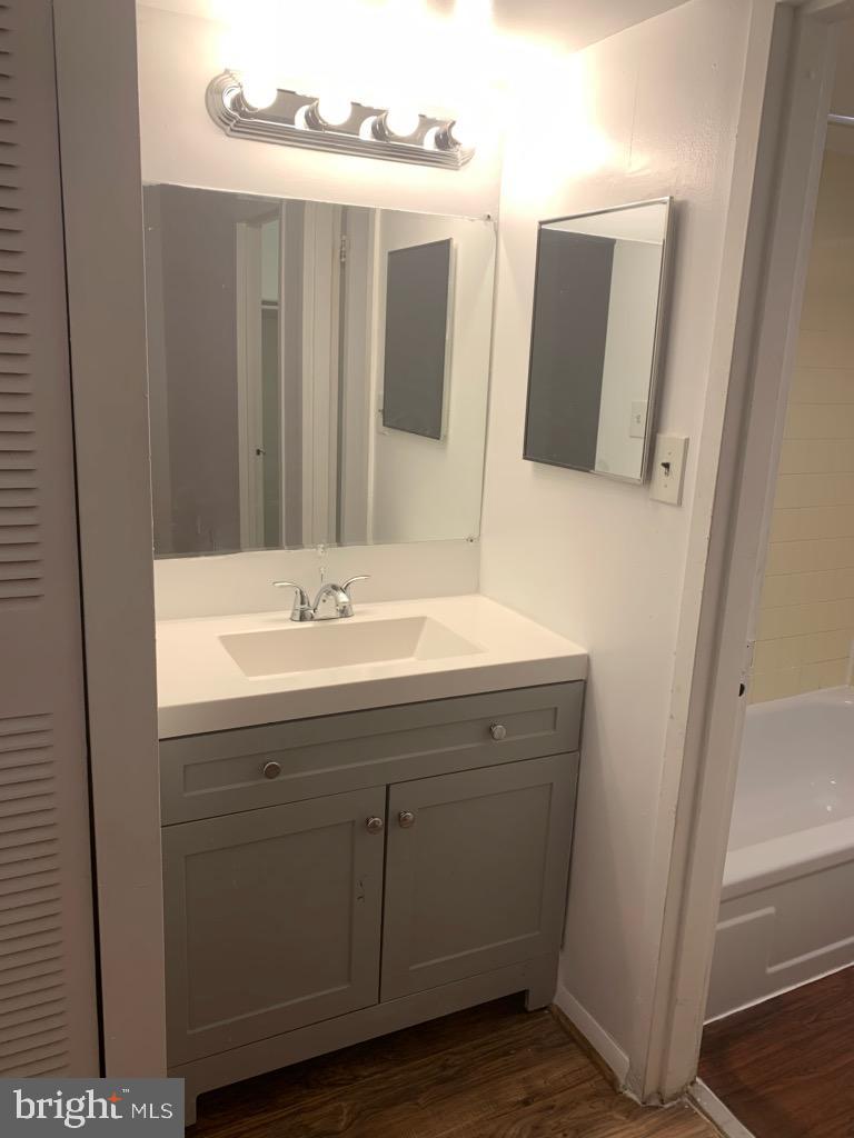 PRESIDENTIAL TOWERS - Residential