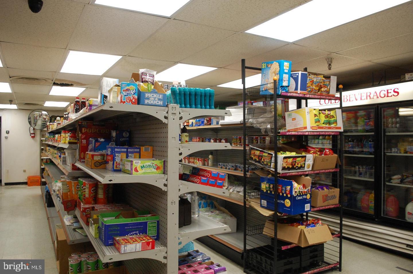 PRESIDENTIAL TOWERS - Residential