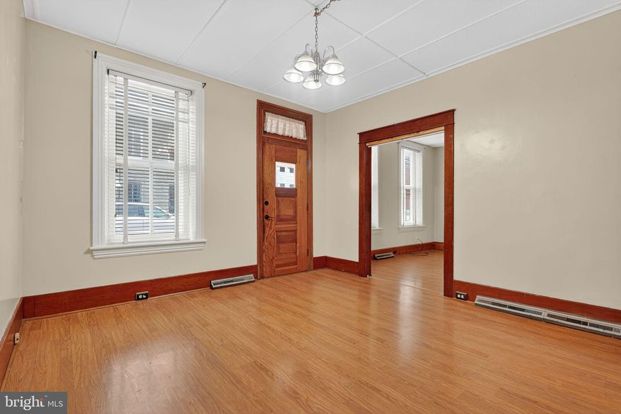 𝗠𝗼𝗿𝗲 𝗱𝗲𝘁𝗮𝗶𝗹𝘀 𝗰𝗼𝗻𝘁𝗮𝗰𝘁 𝗖𝗼-𝗟𝗶𝘀𝘁𝗲𝗿 Alessandro Grimaldo. Motivated seller — open to negotiation!!! Generate income or move right in! This charming three-bedroom colonial offers two full baths, a spacious living room, family room, and a bright eat-in kitchen—perfect for entertaining or family living. The main level features convenient laundry and a full bath, with washer and dryer conveying. The basement includes partially finished rooms and an additional bathroom ready for your finishing touches. Enjoy outdoor living with a beautifully landscaped, fully fenced backyard, complete with a brick patio and storage shed. Ample parking available in the rear. Attic provides extra storage space. Conveniently located close to shopping, dining, and major commuter routes. Seller will consider all reasonable offers—schedule your showing today through ShowingTime!