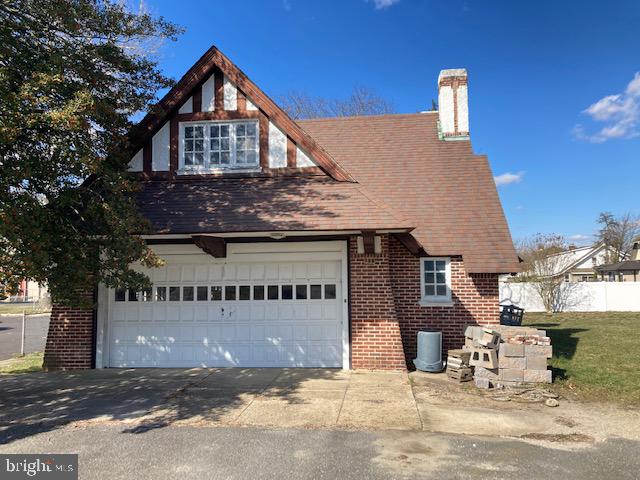 1010 E LANDIS AVENUE