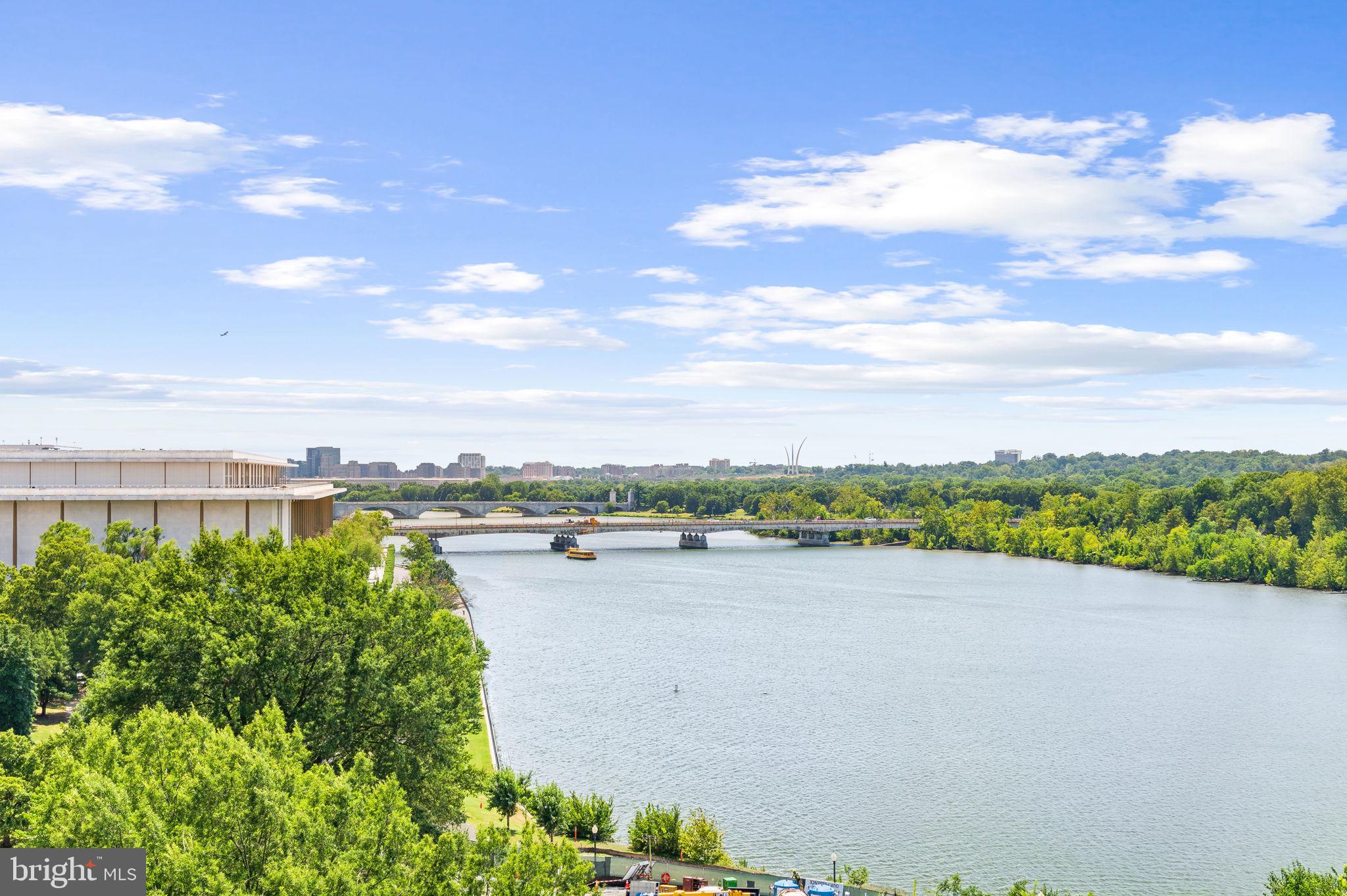 FOGGY BOTTOM - Residential
