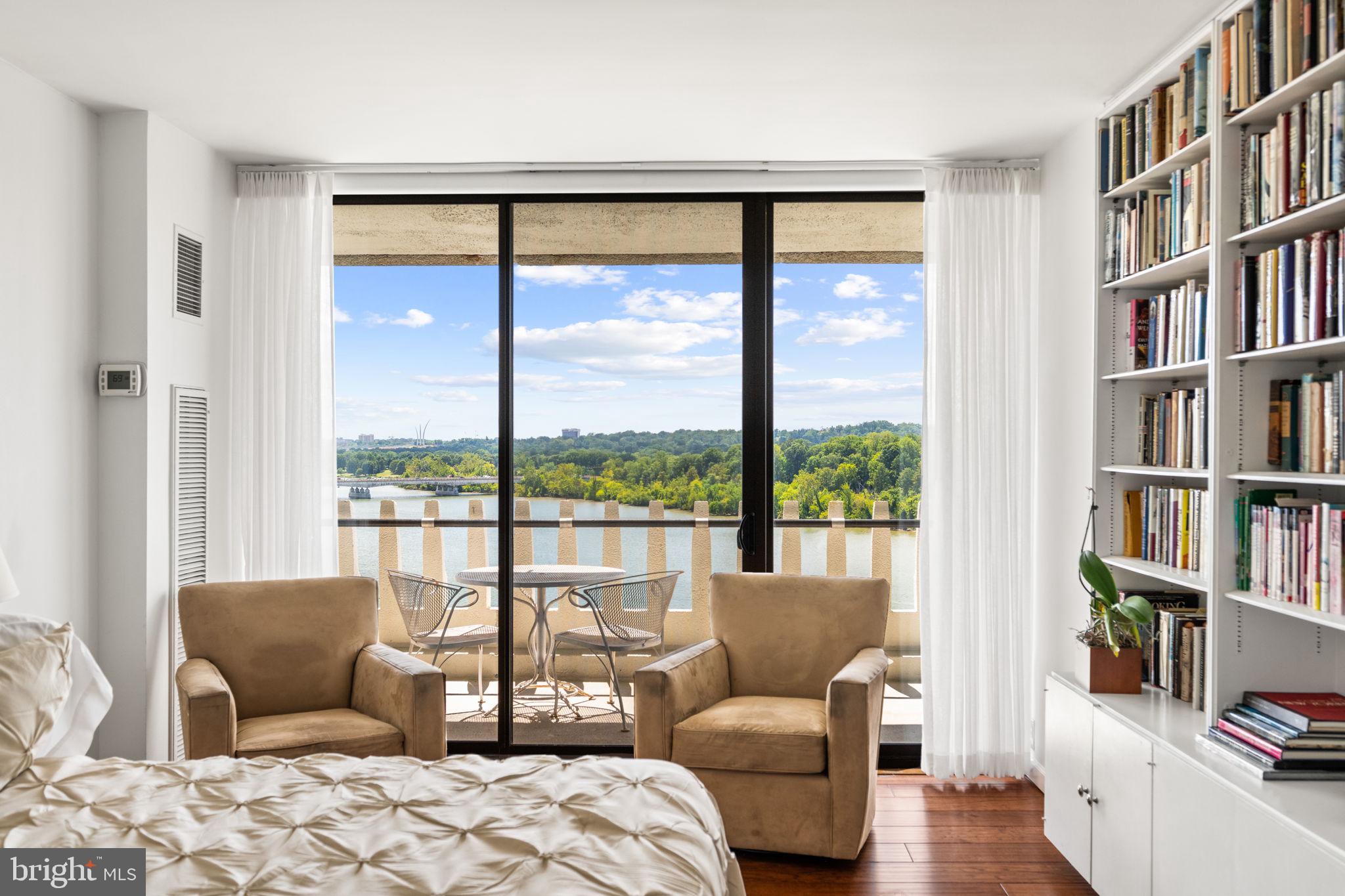 FOGGY BOTTOM - Residential