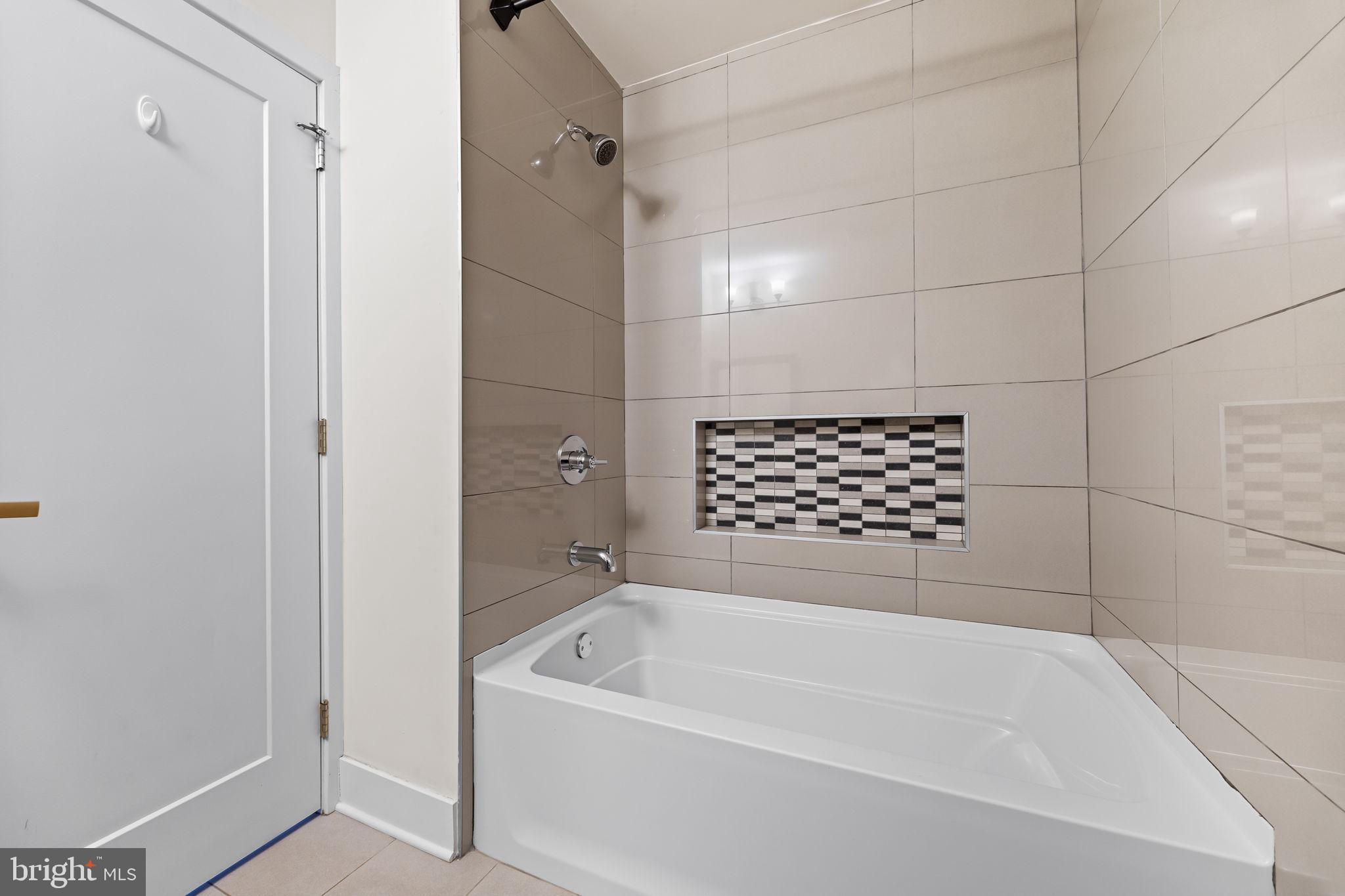 POINT BREEZE - Residential Lease