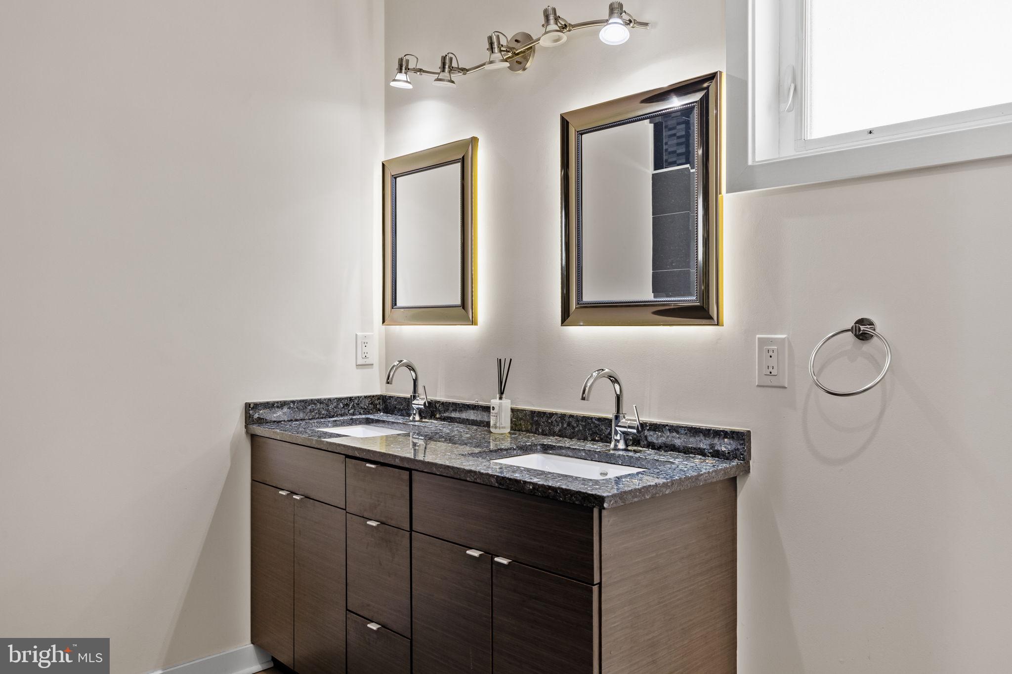 POINT BREEZE - Residential Lease