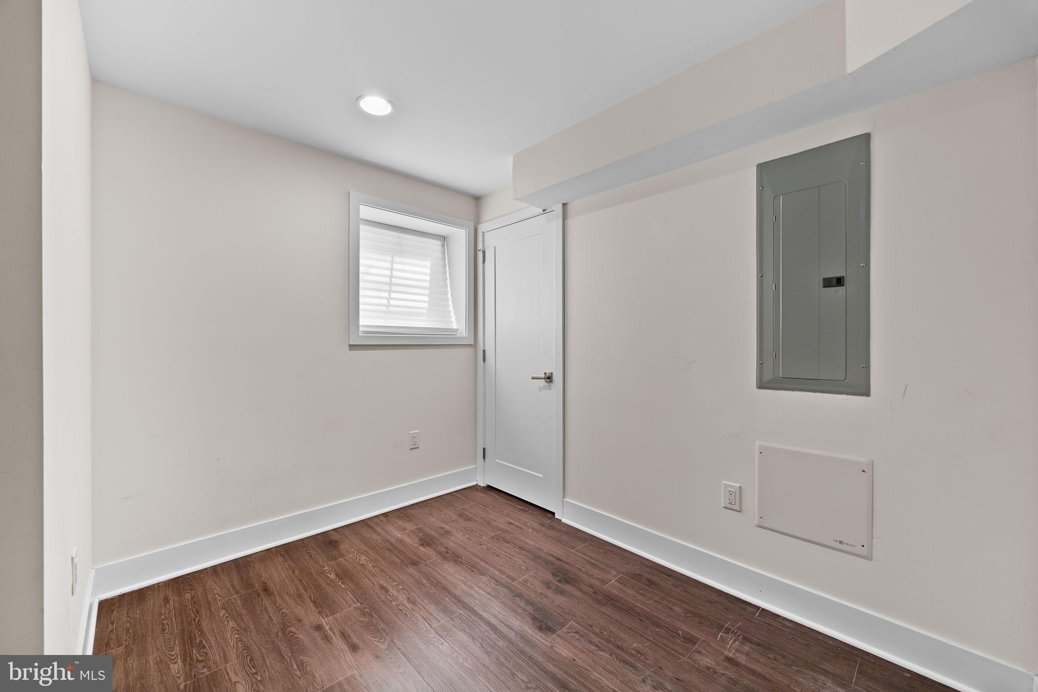 POINT BREEZE - Residential Lease
