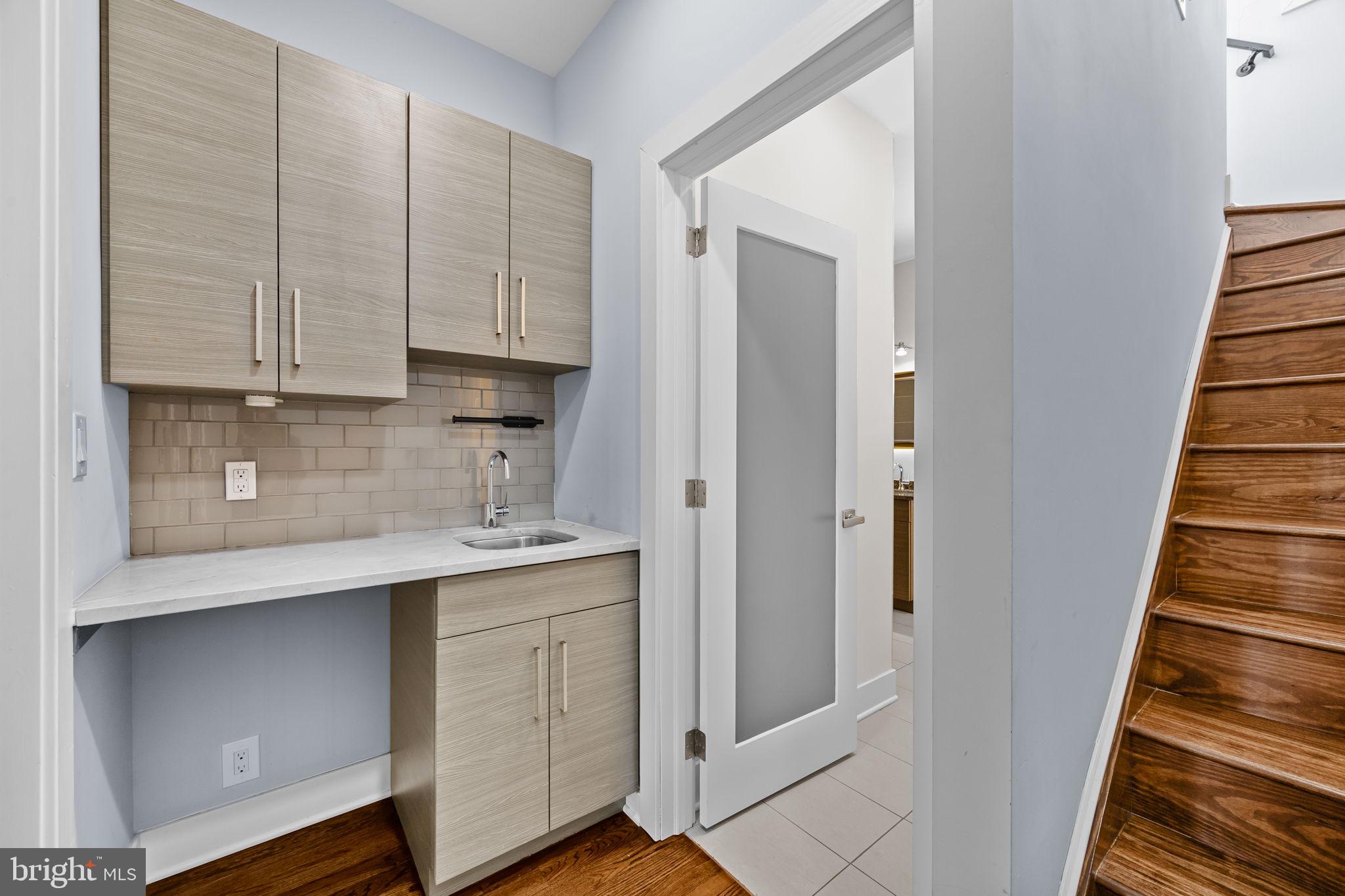 POINT BREEZE - Residential Lease