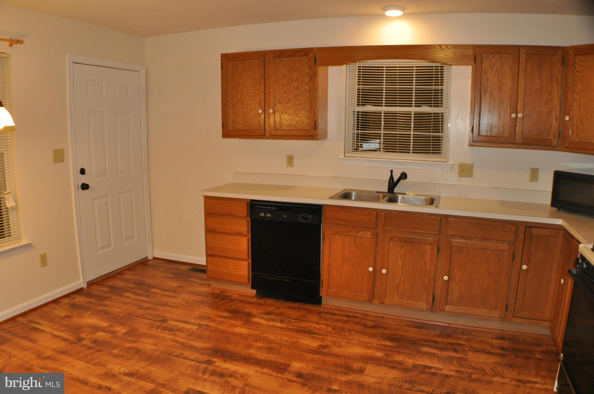 GRAY INN COURT - Residential Lease