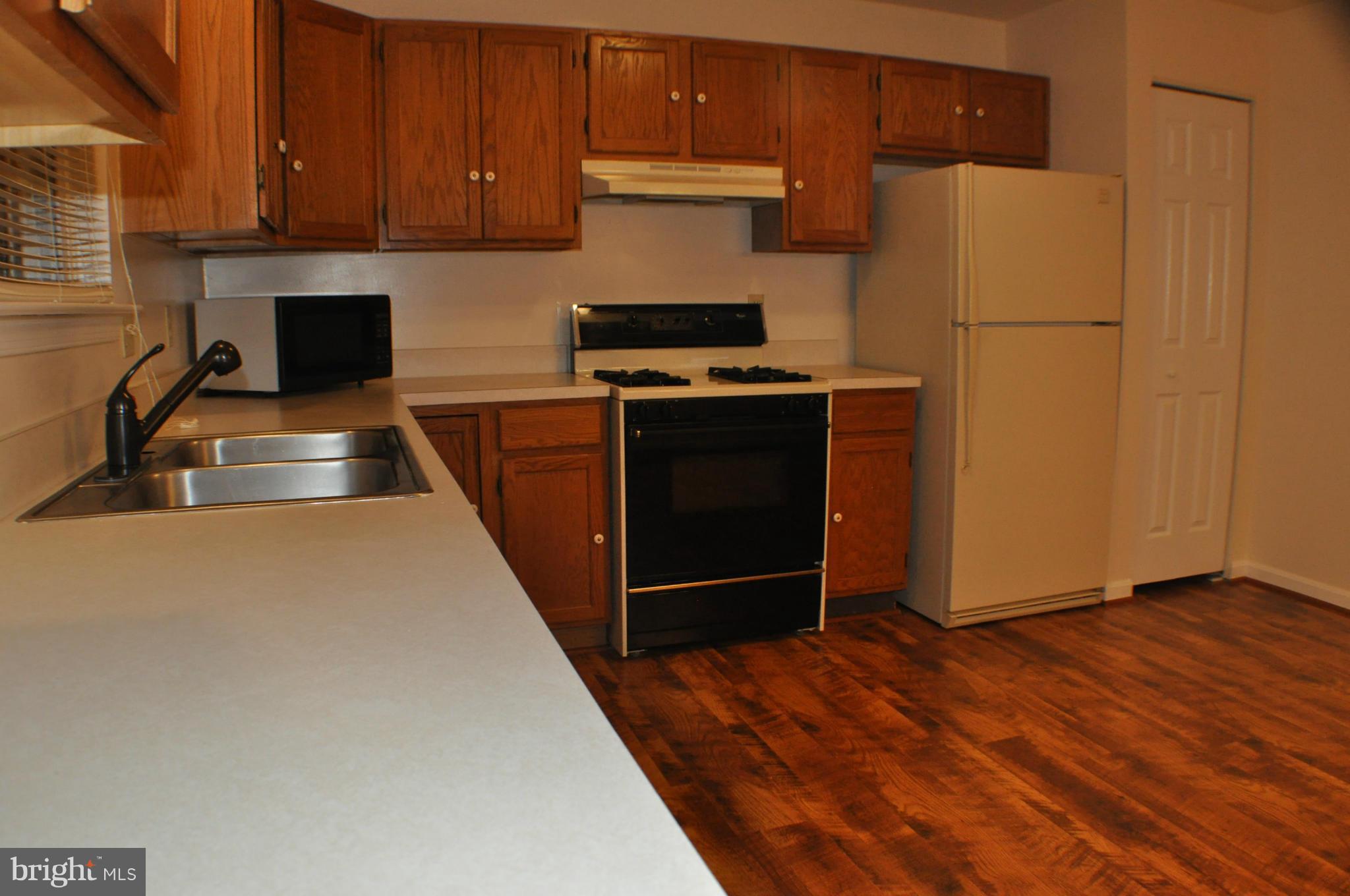 GRAY INN COURT - Residential Lease