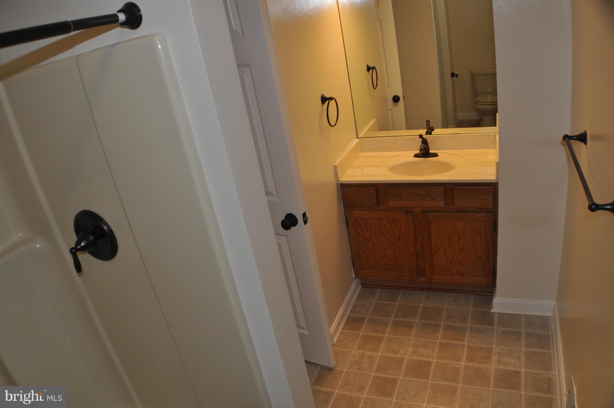 GRAY INN COURT - Residential Lease