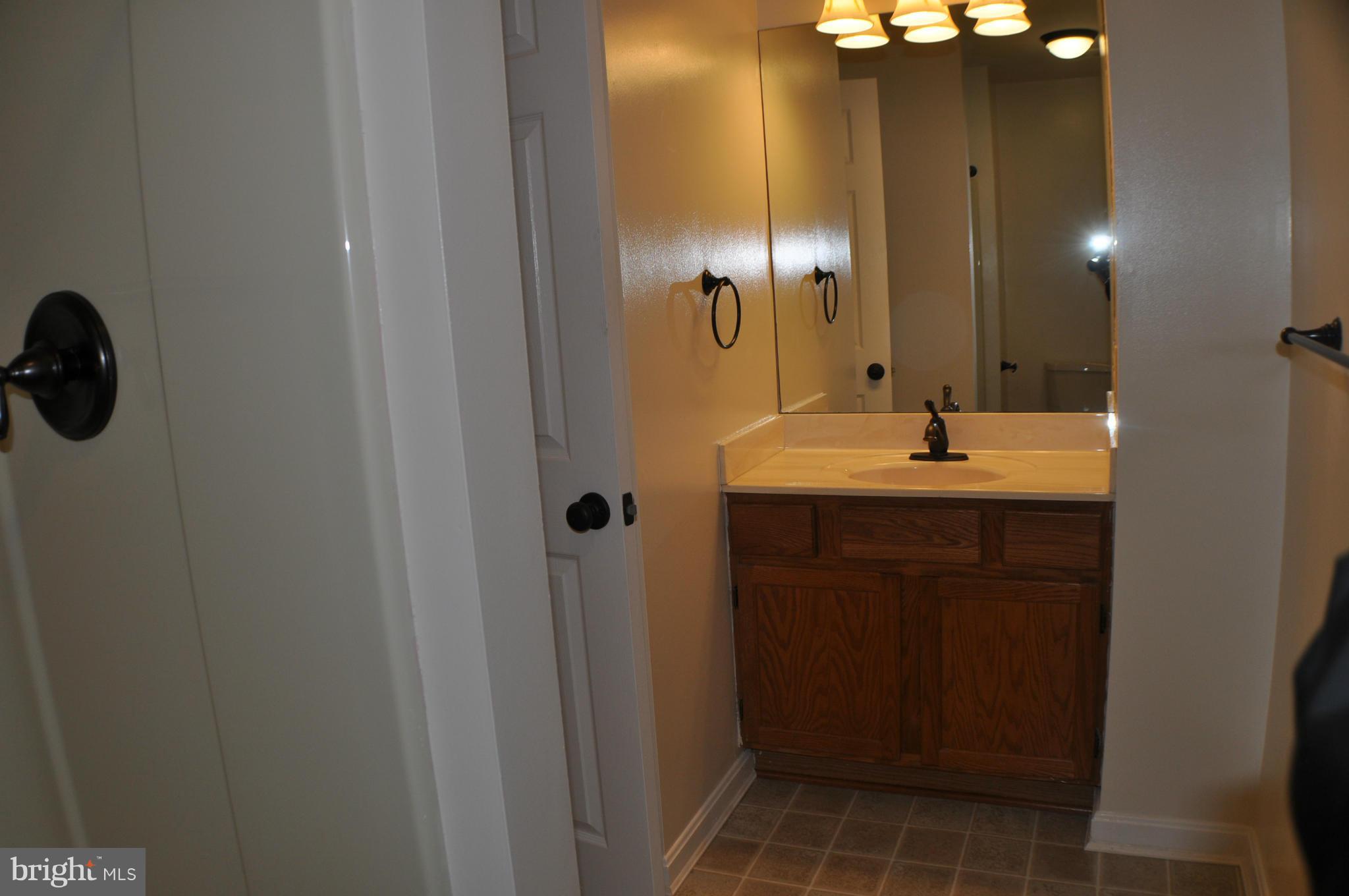 GRAY INN COURT - Residential Lease