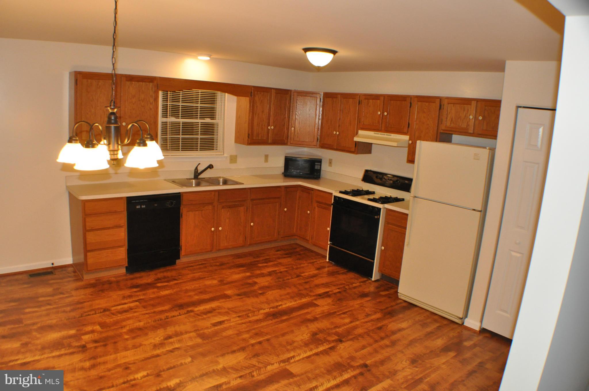 GRAY INN COURT - Residential Lease