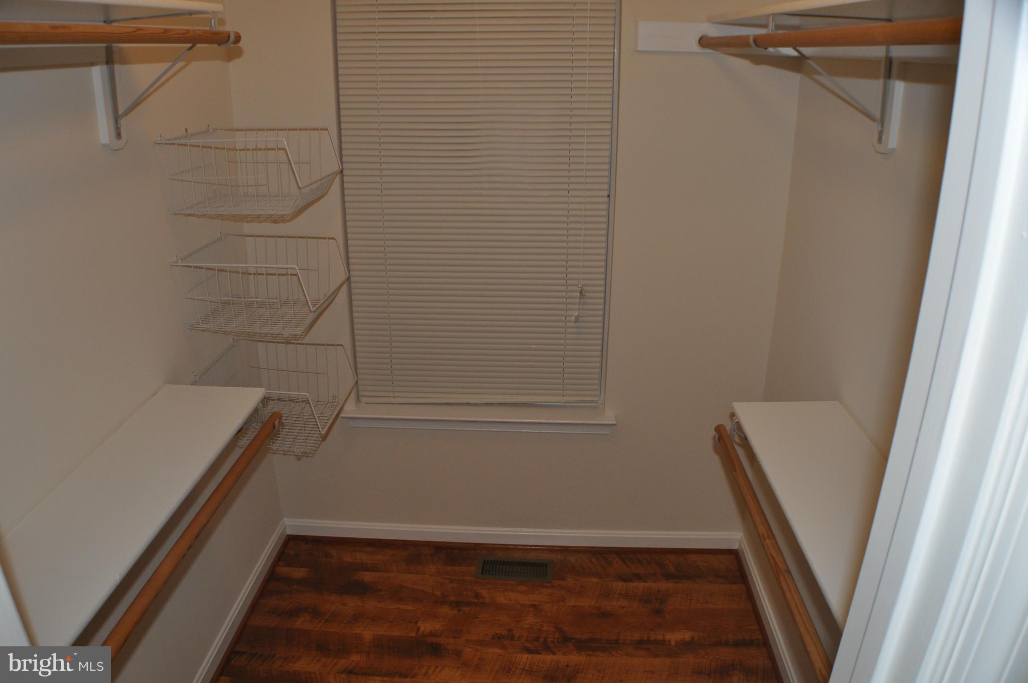 GRAY INN COURT - Residential Lease