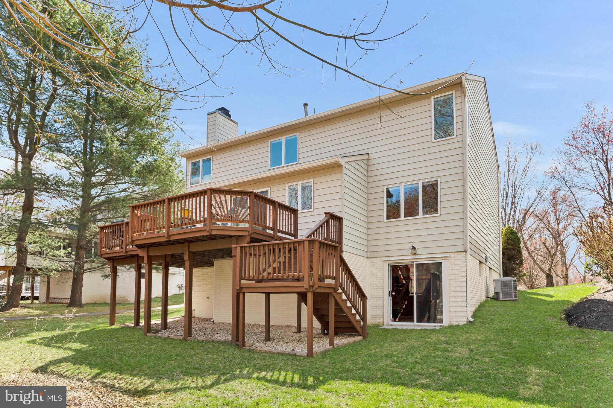 VILLAGE OF RIVER HILL - Residential