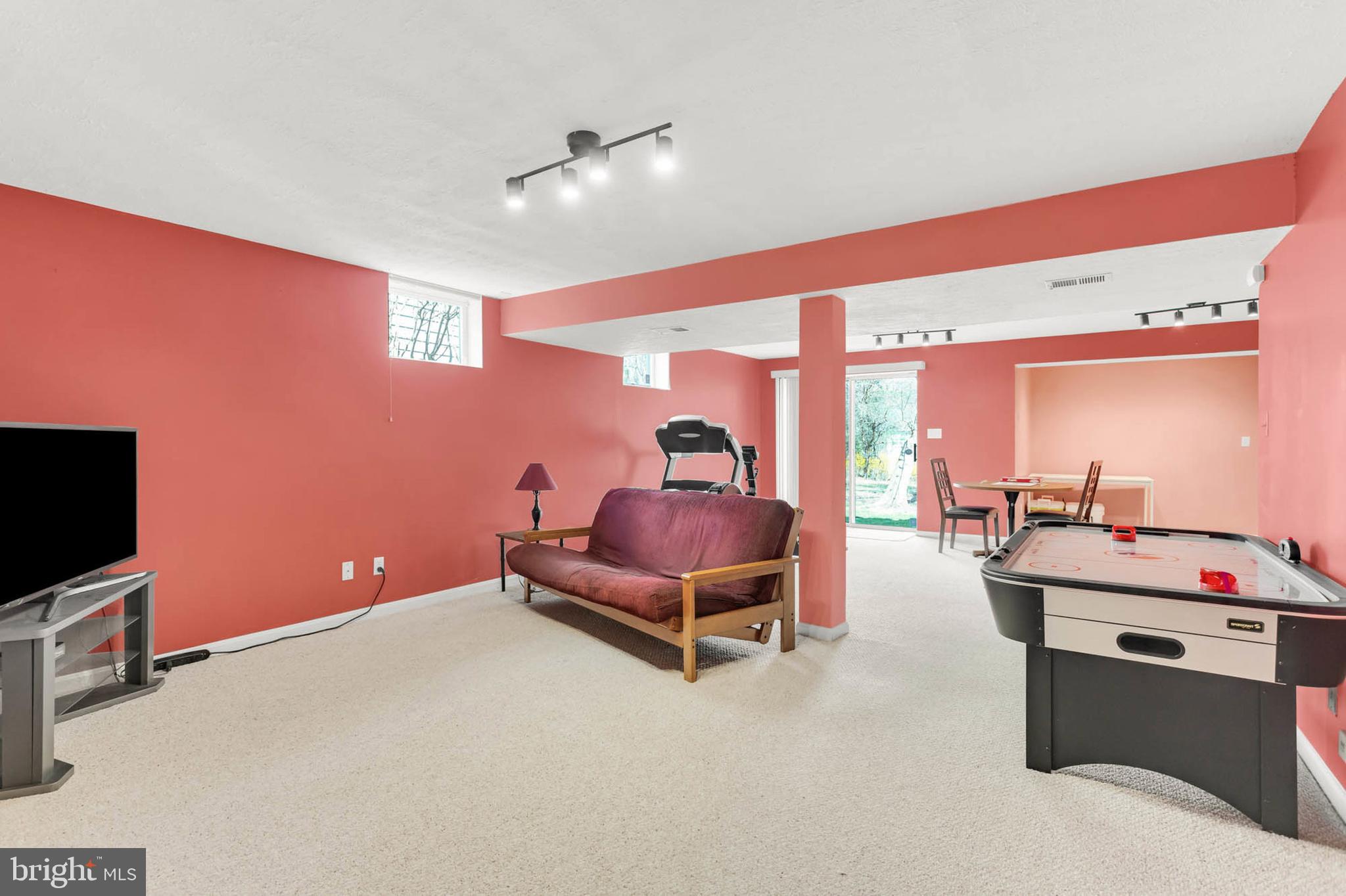 VILLAGE OF RIVER HILL - Residential