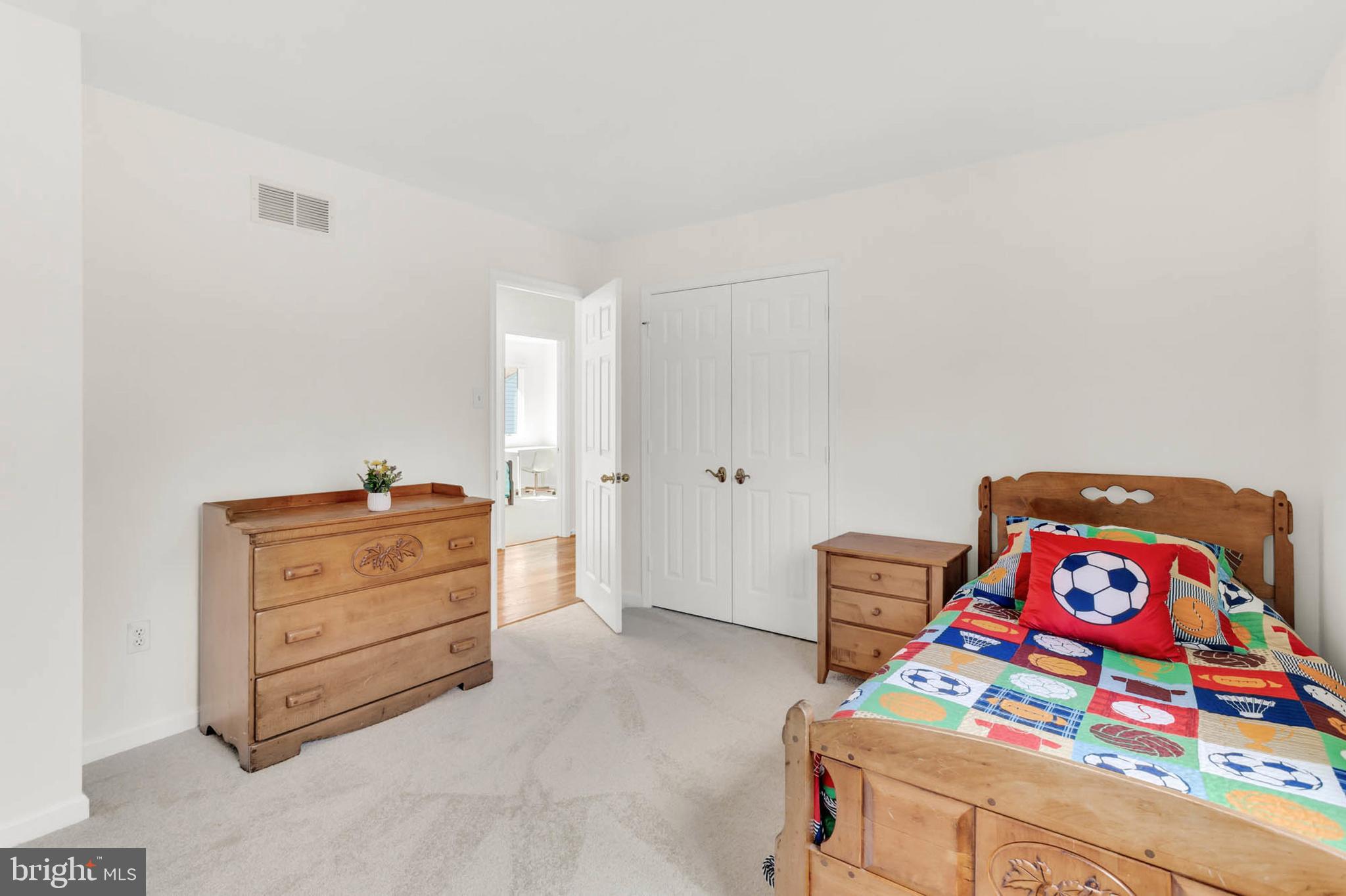 VILLAGE OF RIVER HILL - Residential