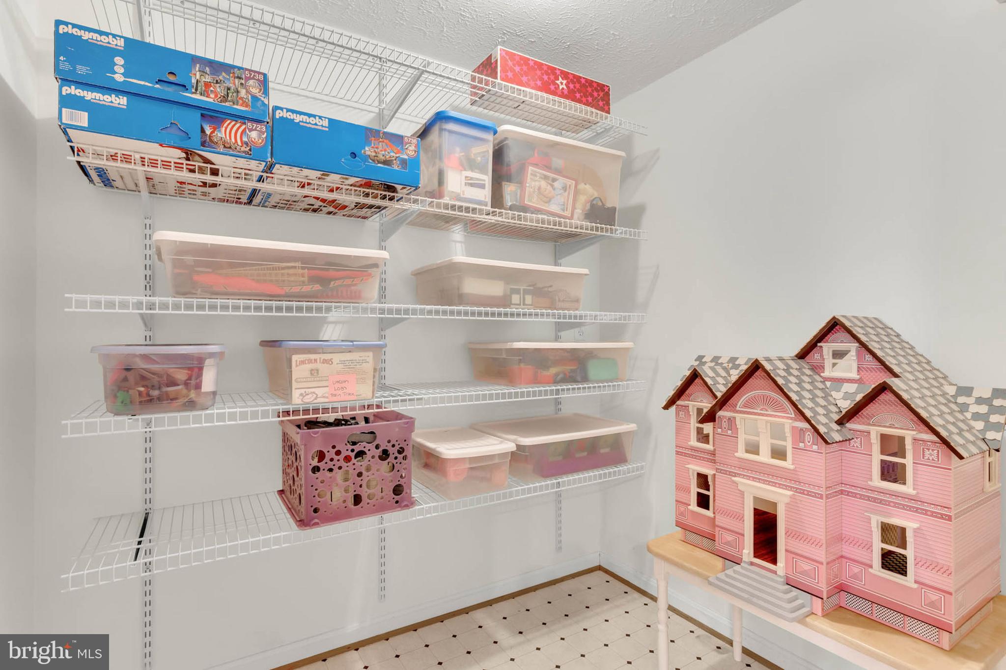 VILLAGE OF RIVER HILL - Residential