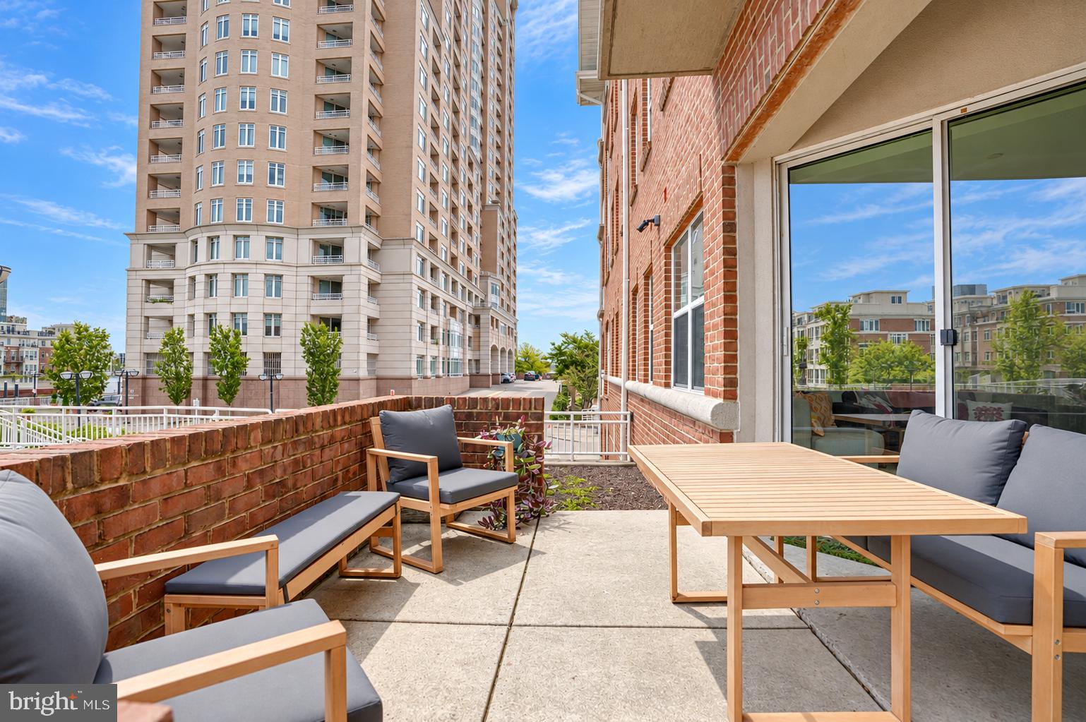 23 PIERSIDE DRIVE 127