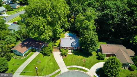 Photo of 8923 Cromwell Dr, SPRINGFIELD, VA 22151 (MLS # VAFX2332400)