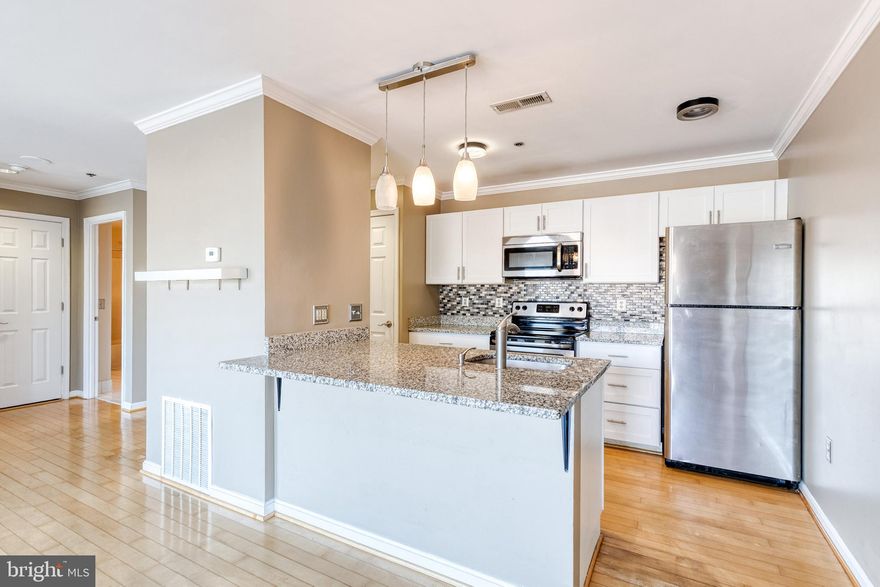 Top-floor waterfront condo in the heart of Canton offering beautiful city and water views. This updated residence features a private balcony and an open, light-filled layout. Enjoy unbeatable convenience to shops, grocery stores, restaurants, nightlife, public transportation, and nearby waterfront recreation. Gated community and secure building with keycard access and 24/7 on-site security. Water/sewer and one garage parking space are included in the rent.

Monthly rent is priced at $2,500/month; first month's rent and one month security deposit needed to move in ($5,000). Utilities are not included in the price. Verifiable income of at least 3x monthly rent and 650  minimum credit score is necessary to qualify. Pets are not allowed .