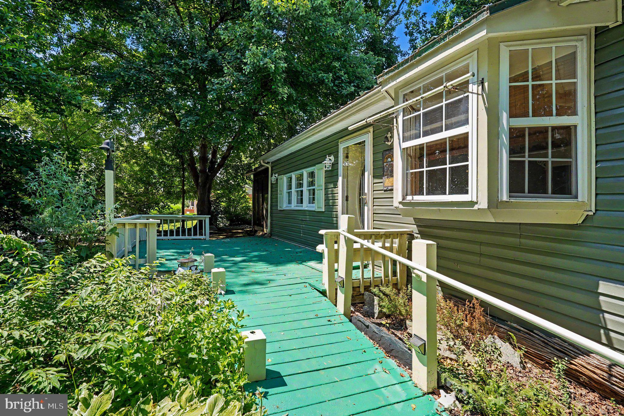 23 BAYSIDE DRIVE