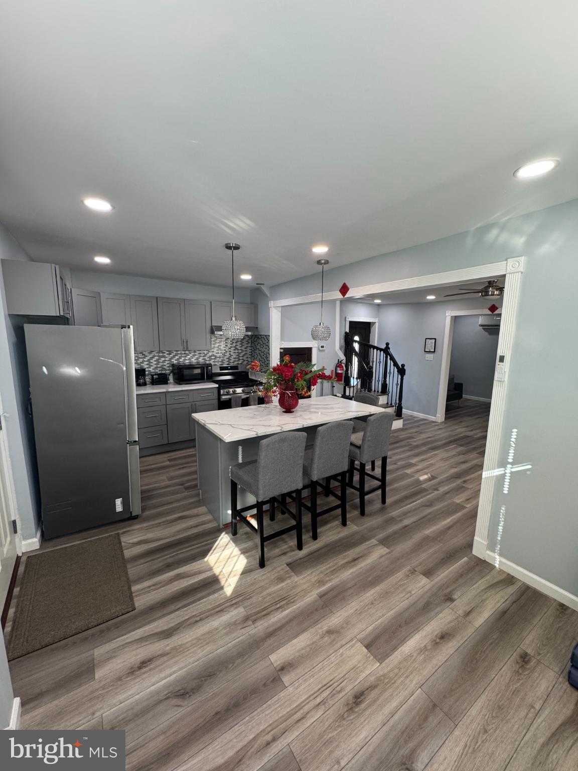 400 N MASSACHUSETTS AVENUE