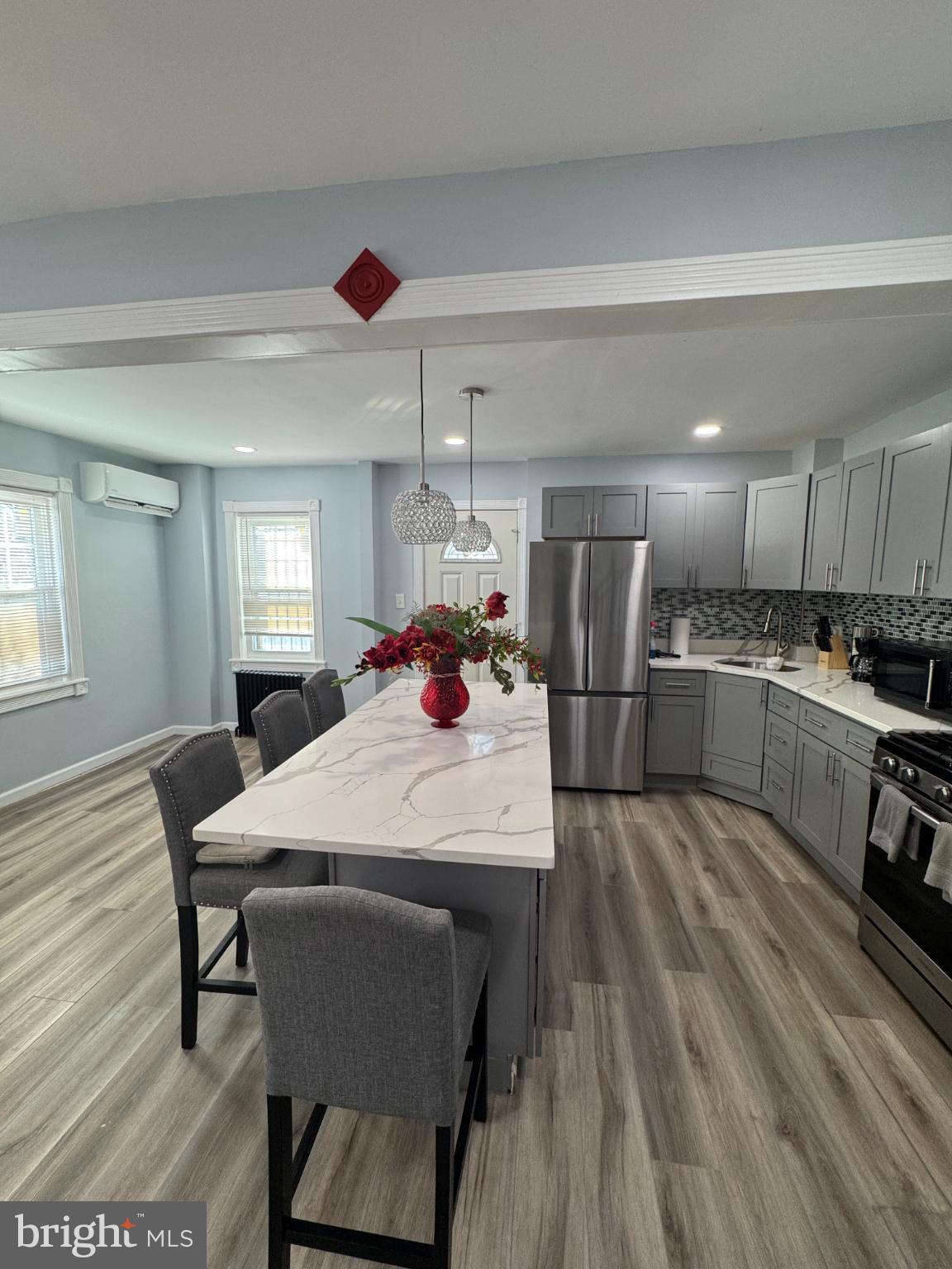 400 N MASSACHUSETTS AVENUE