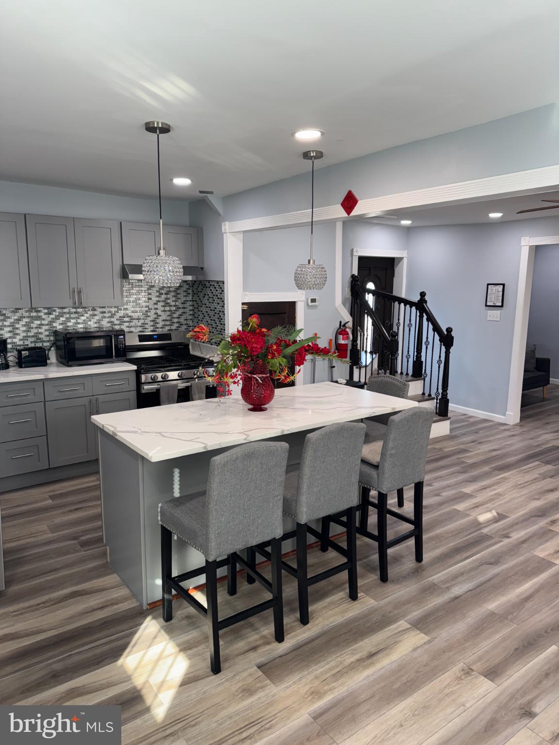 400 N MASSACHUSETTS AVENUE