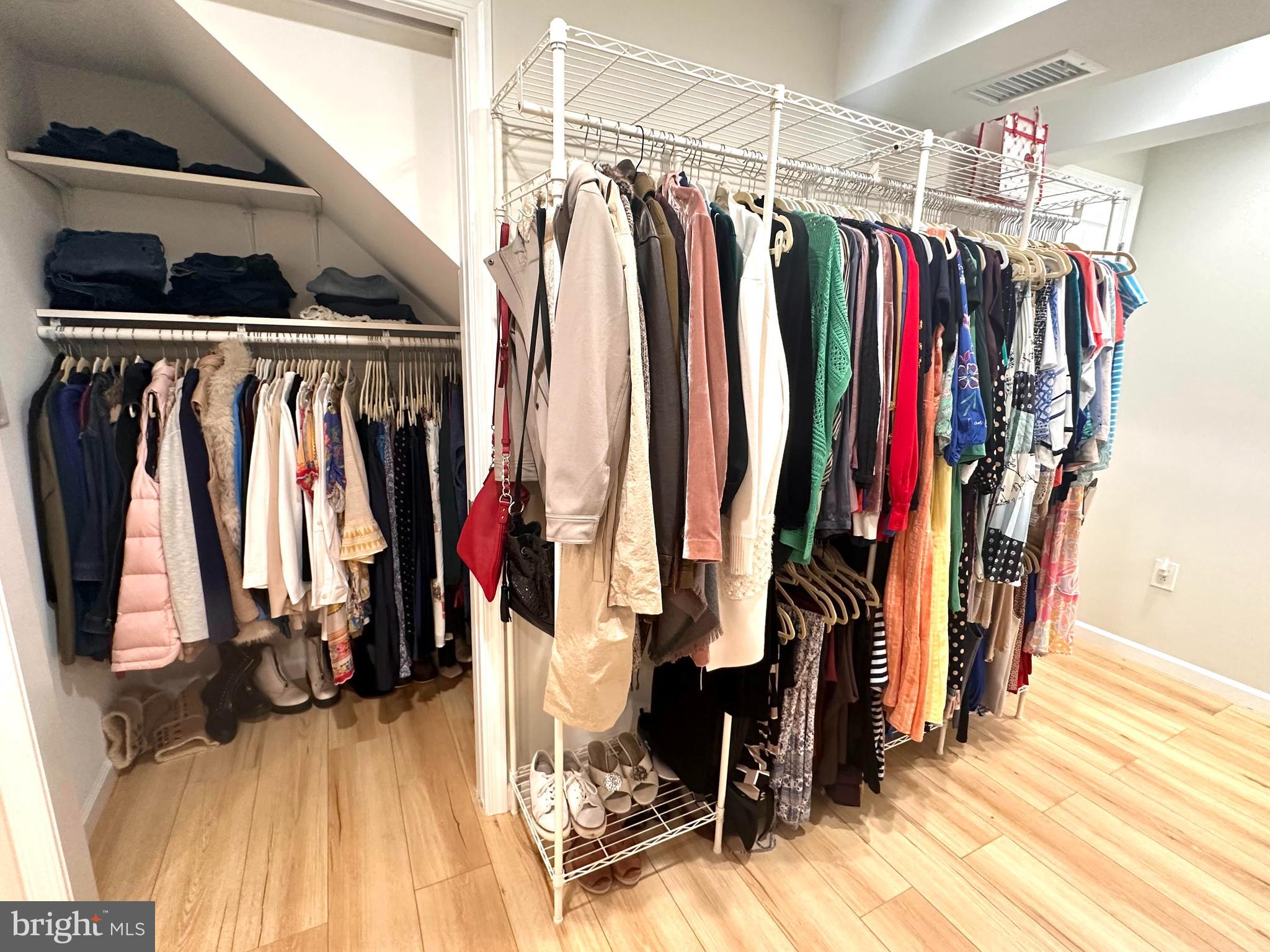 NEWINGTON FOREST - Residential Lease