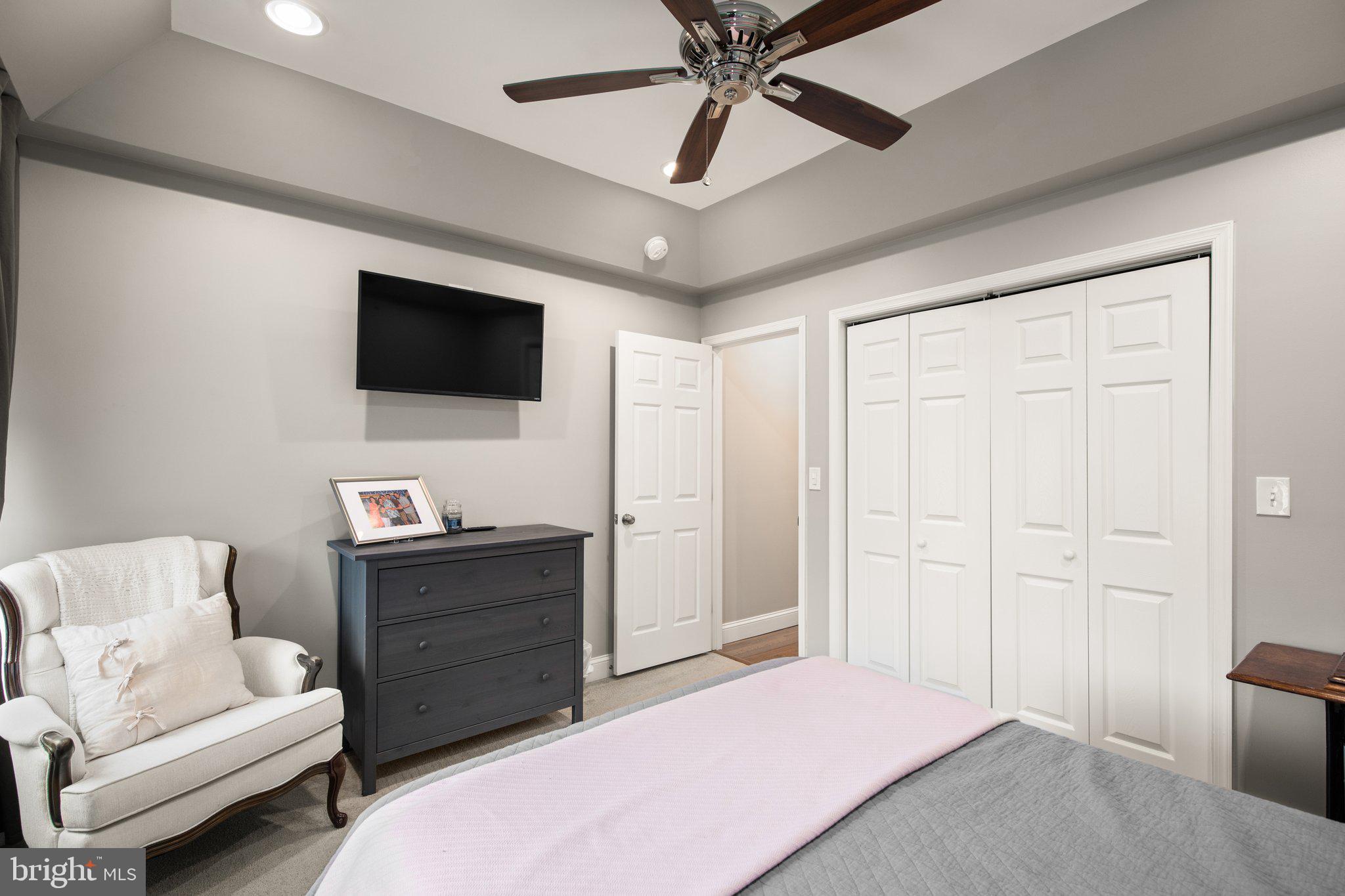 BROADWAY EAST - Residential