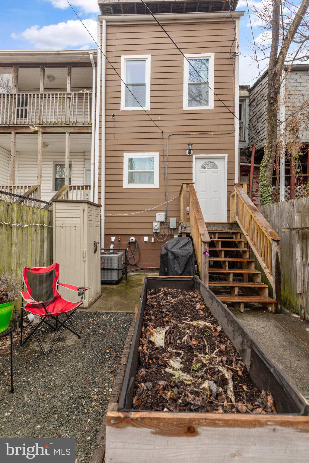 BROADWAY EAST - Residential