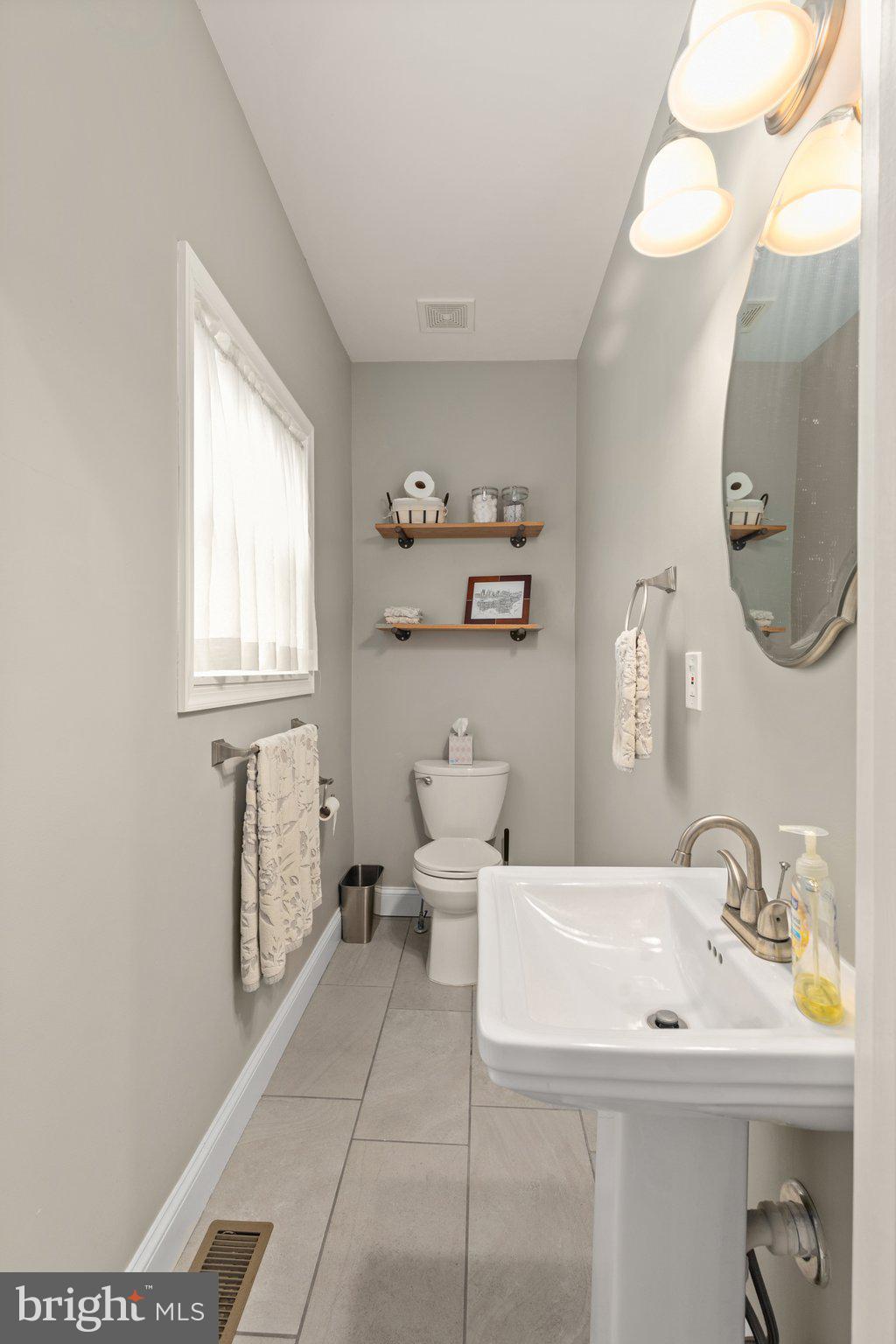 BROADWAY EAST - Residential